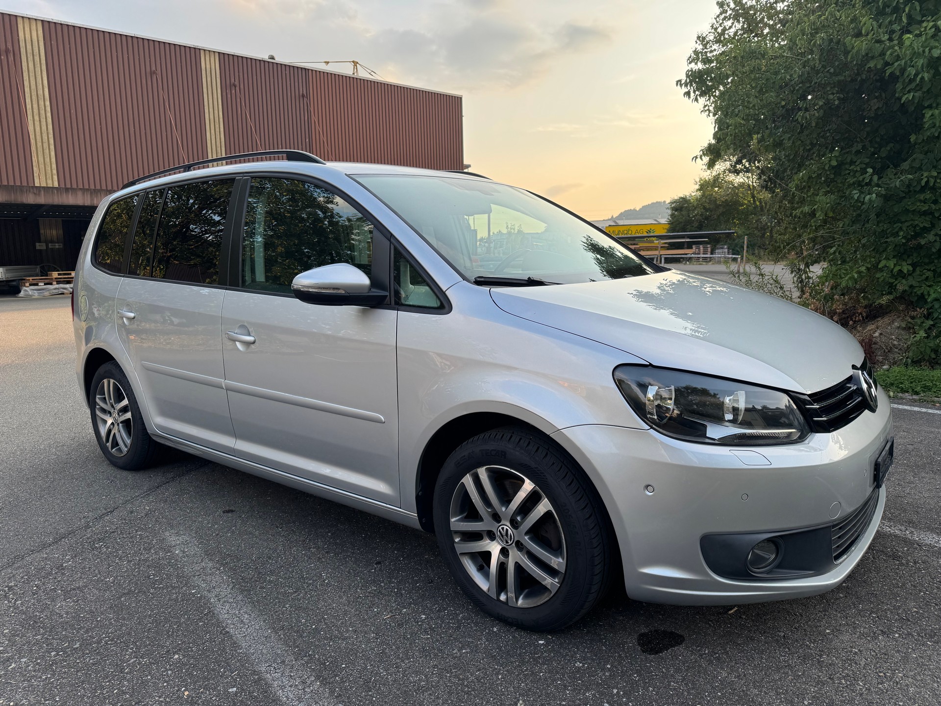 VW Touran 1.4 TSI Trendline-image-4