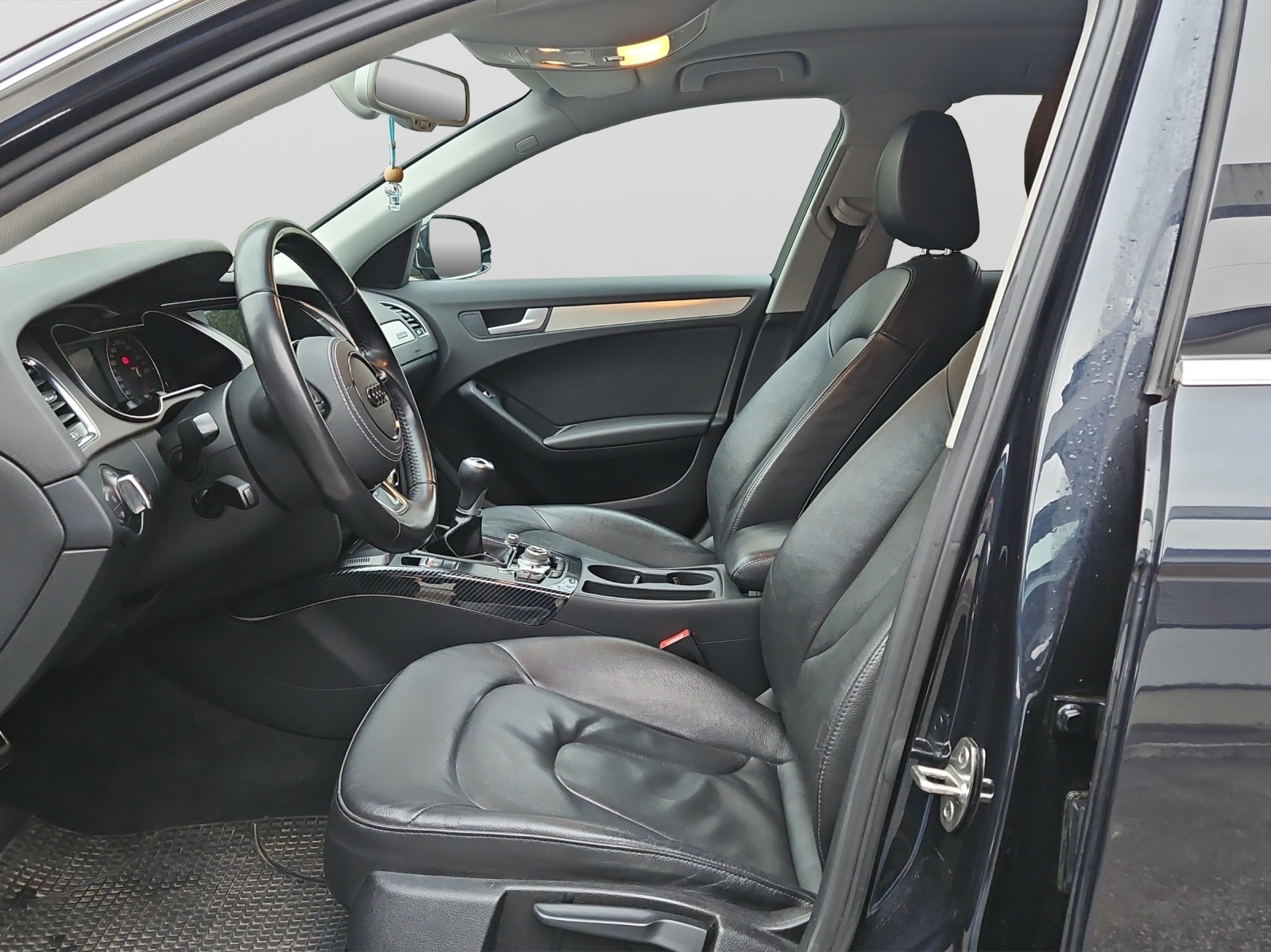 AUDI A4 Avant 2.0 TDI quattro S-LINE-image-9