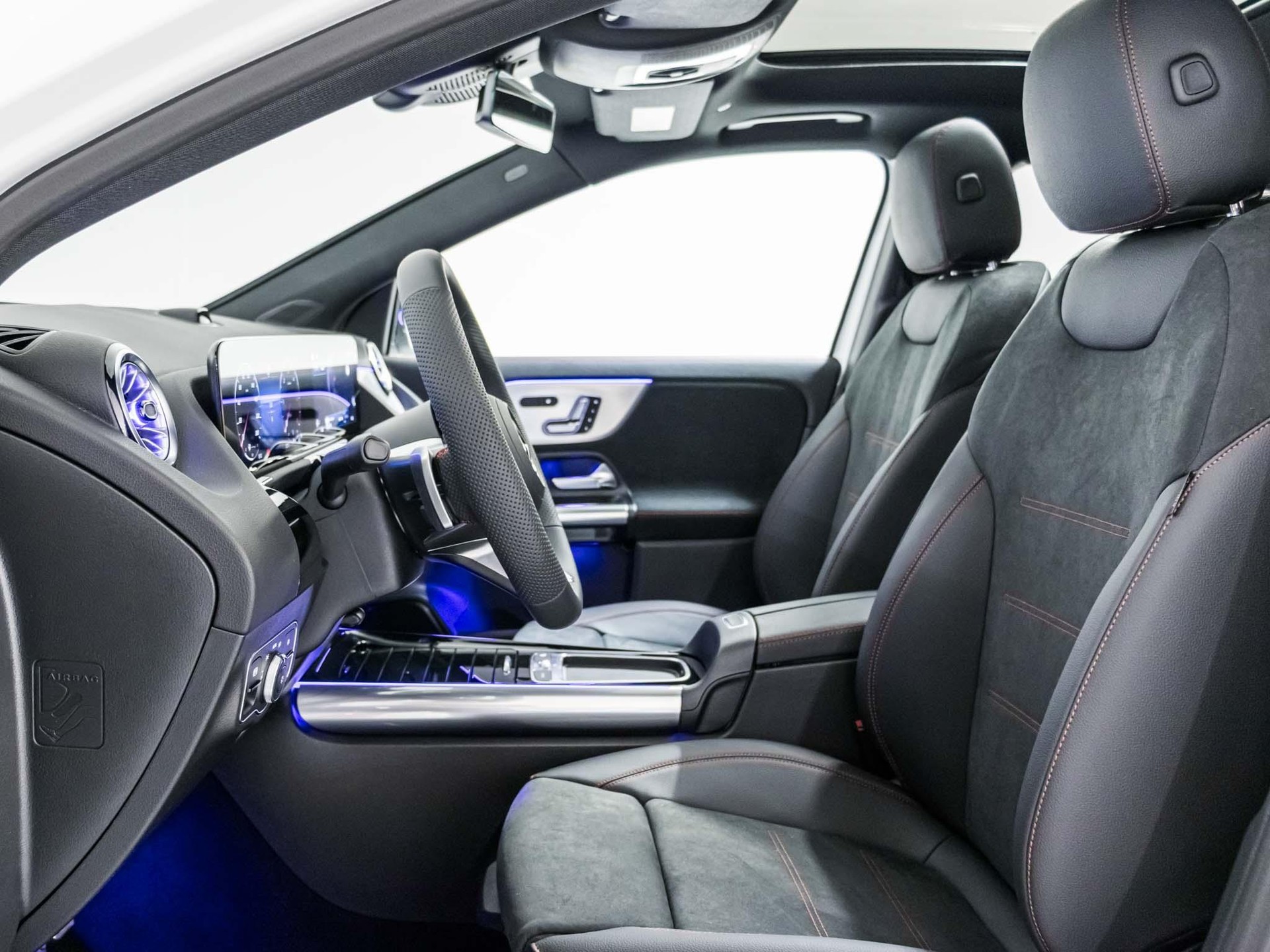 MERCEDES-BENZ GLA 220 d 4MATIC "Swiss Star"-image-6