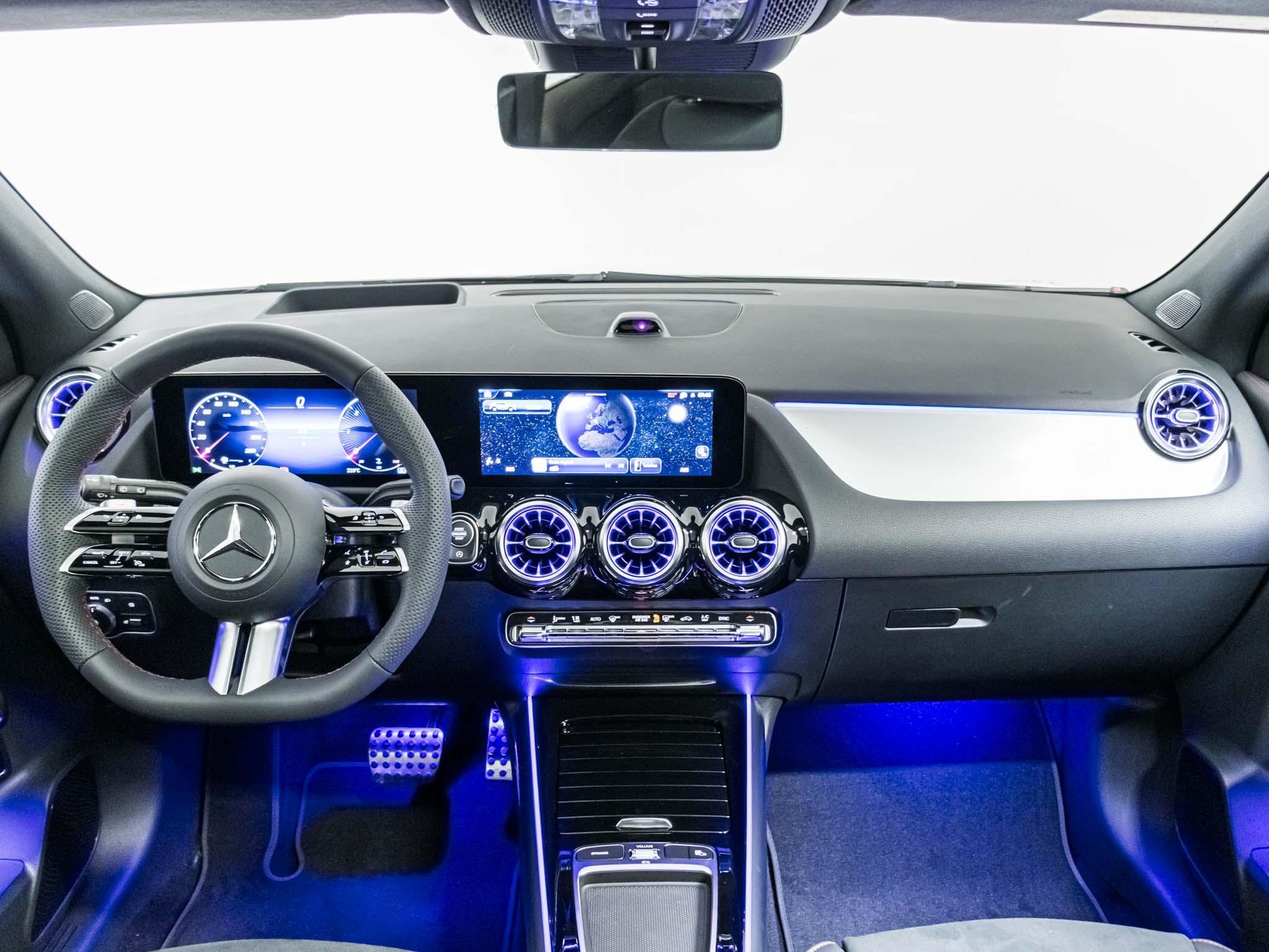 MERCEDES-BENZ GLA 220 d 4MATIC "Swiss Star"-image-10