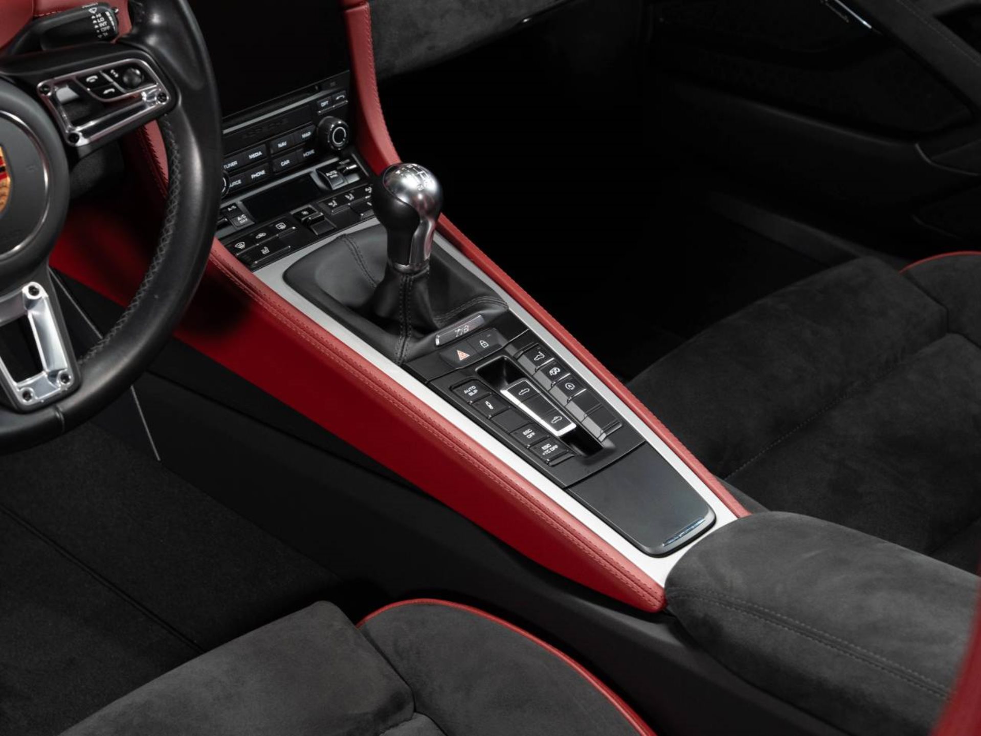 PORSCHE 718 Spyder-image-11