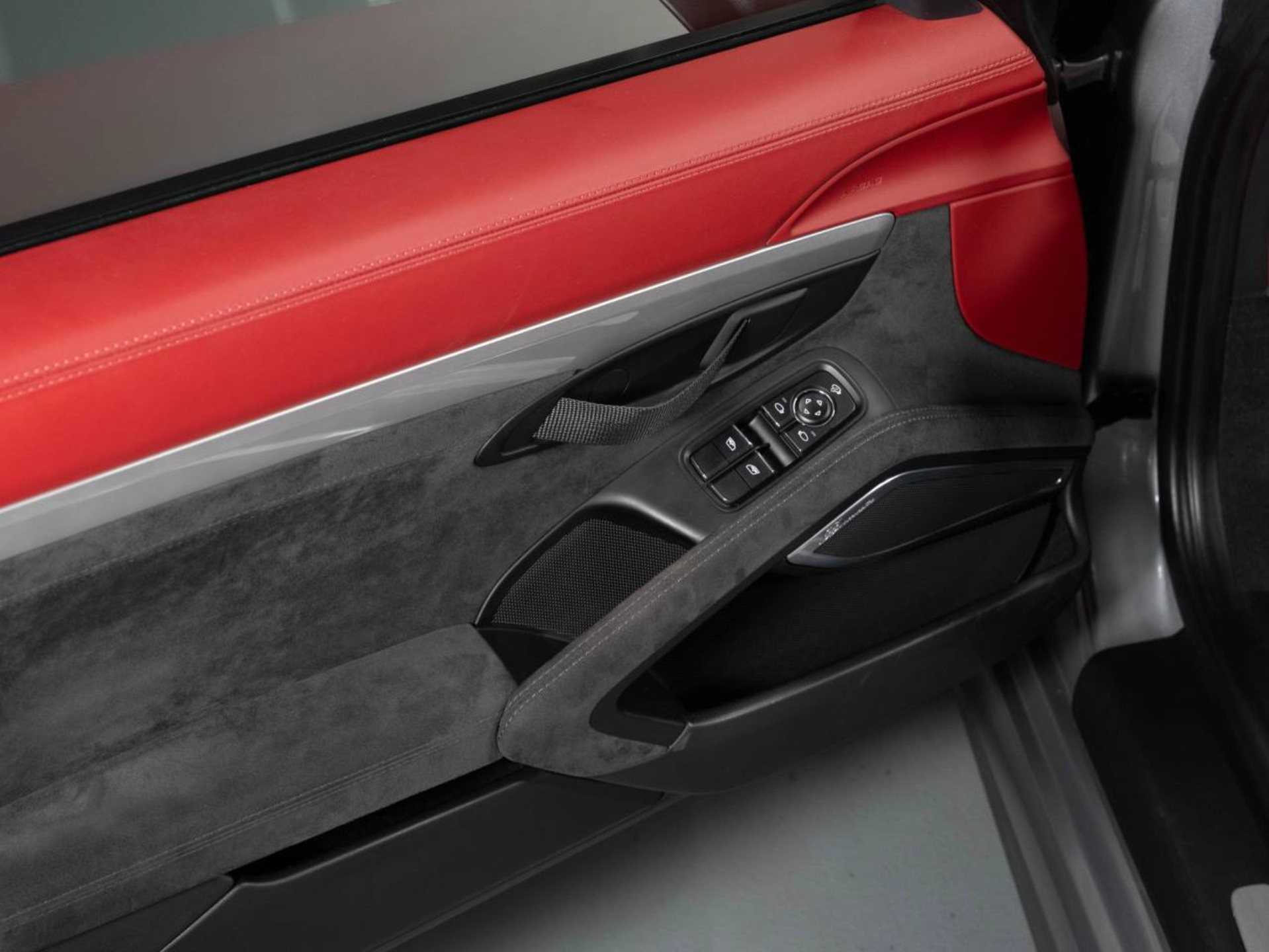PORSCHE 718 Spyder-image-13