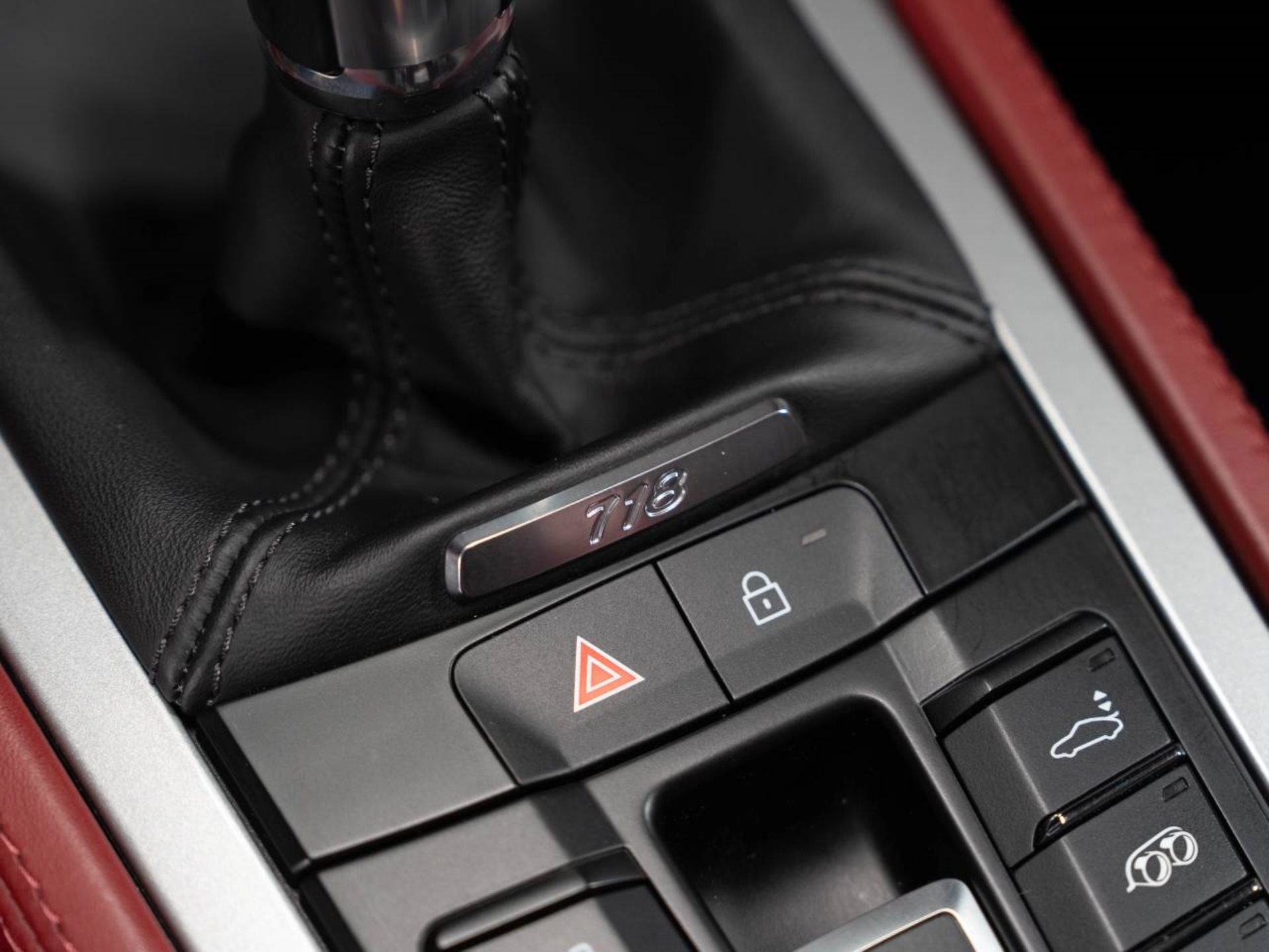 PORSCHE 718 Spyder-image-18