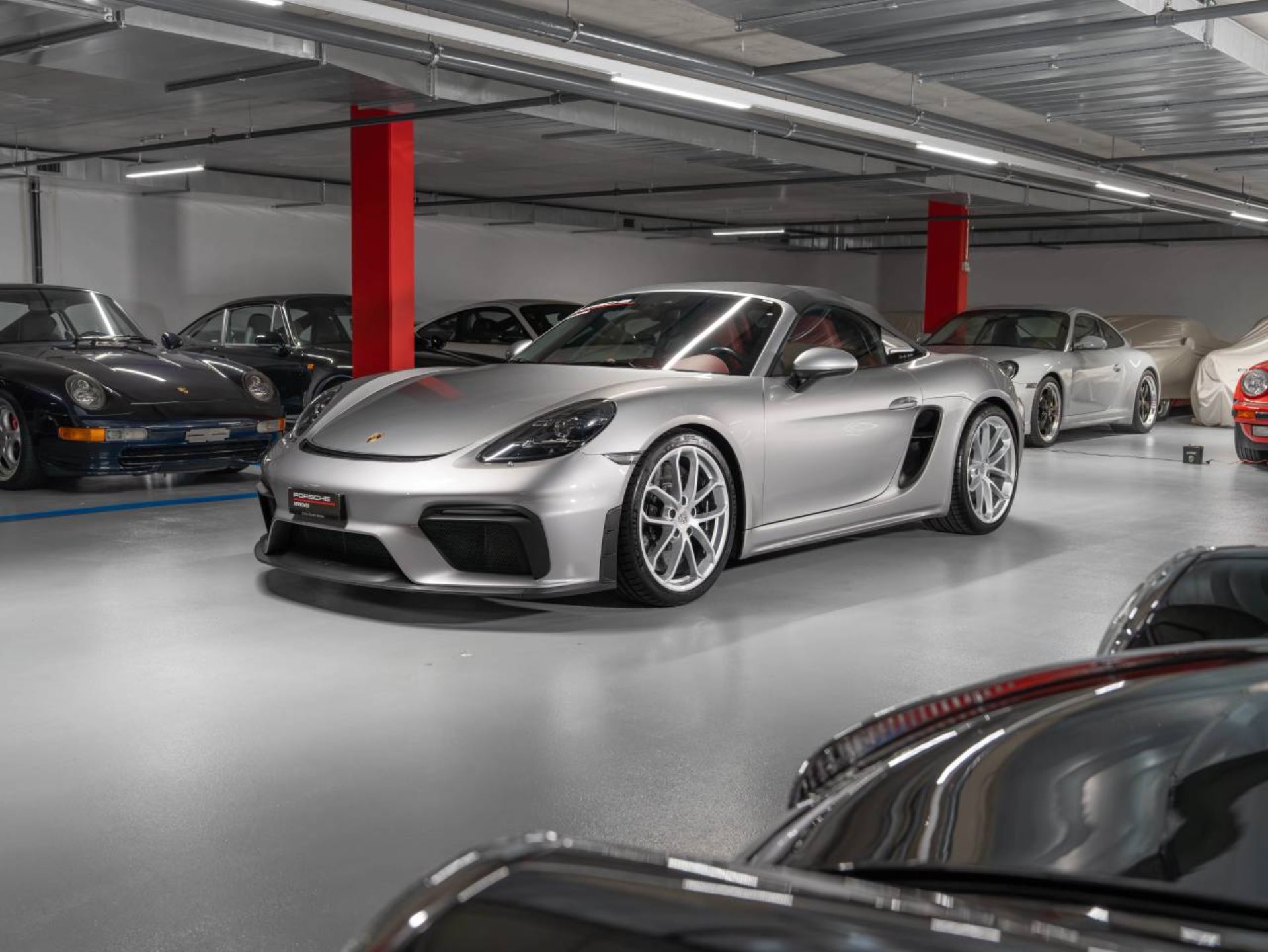 PORSCHE 718 Spyder-showroom-element-3