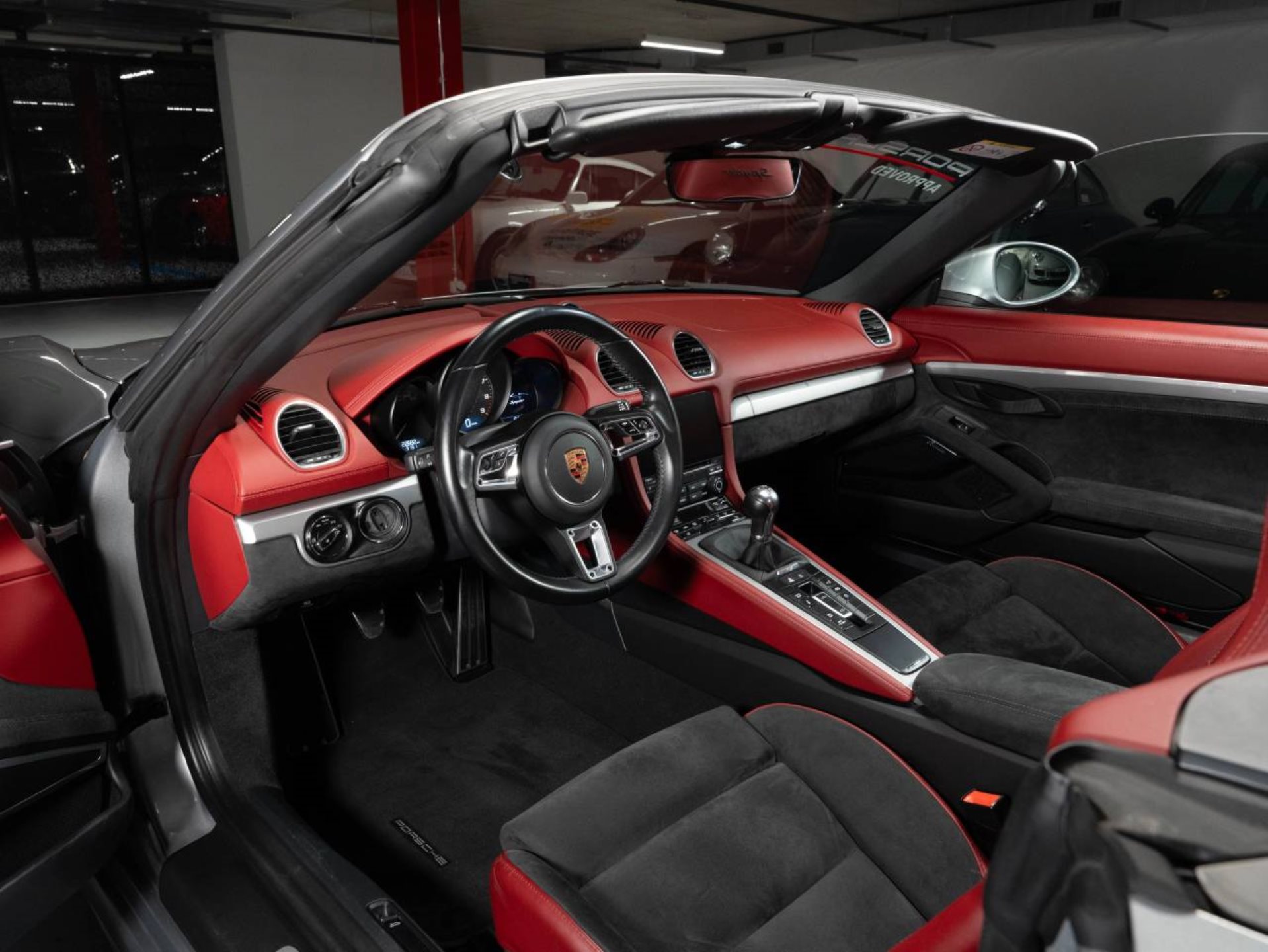 PORSCHE 718 Spyder-image-8