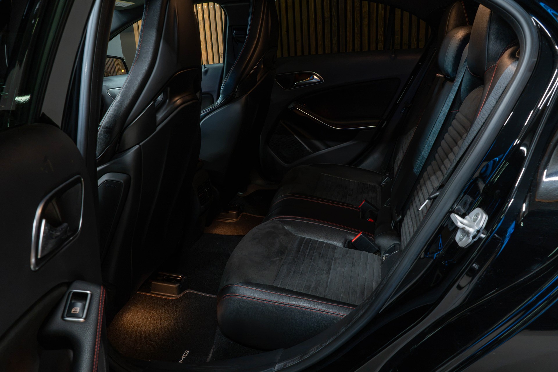 MERCEDES-BENZ A 45 AMG 4Matic Speedshift 7G-DCT-image-5