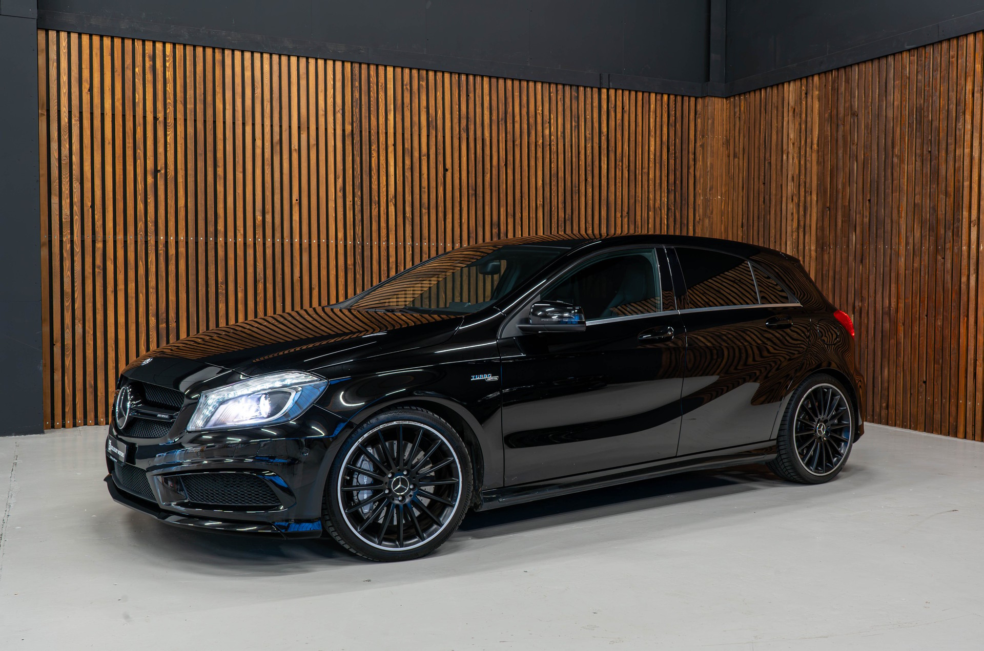 MERCEDES-BENZ A 45 AMG 4Matic Speedshift 7G-DCT-image-2