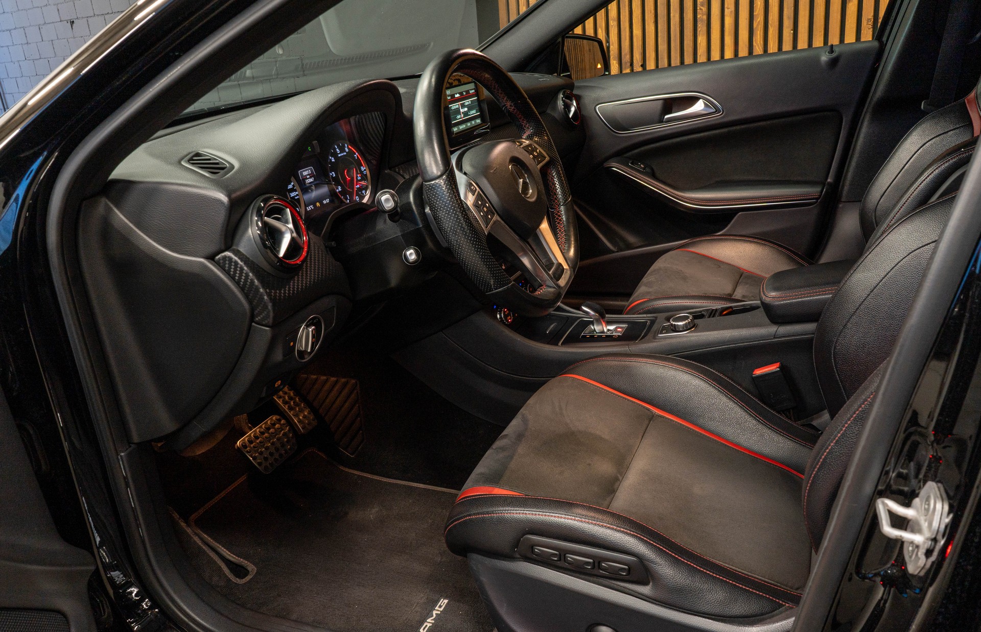 MERCEDES-BENZ A 45 AMG 4Matic Speedshift 7G-DCT-image-6