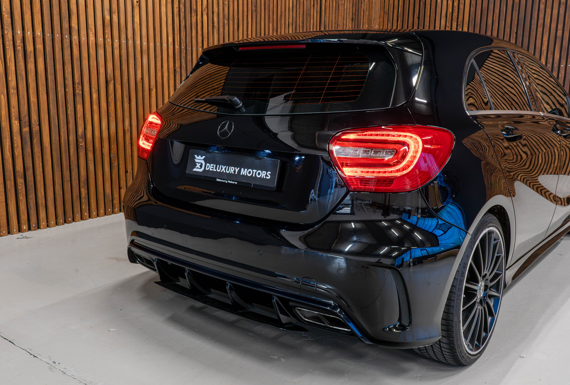 MERCEDES-BENZ A 45 AMG 4Matic Speedshift 7G-DCT-image-4