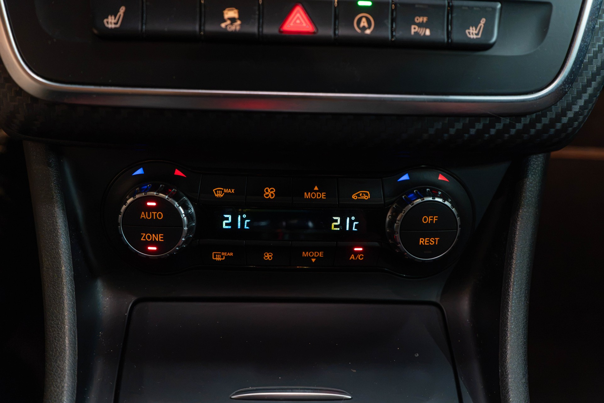 MERCEDES-BENZ A 45 AMG 4Matic Speedshift 7G-DCT-image-13