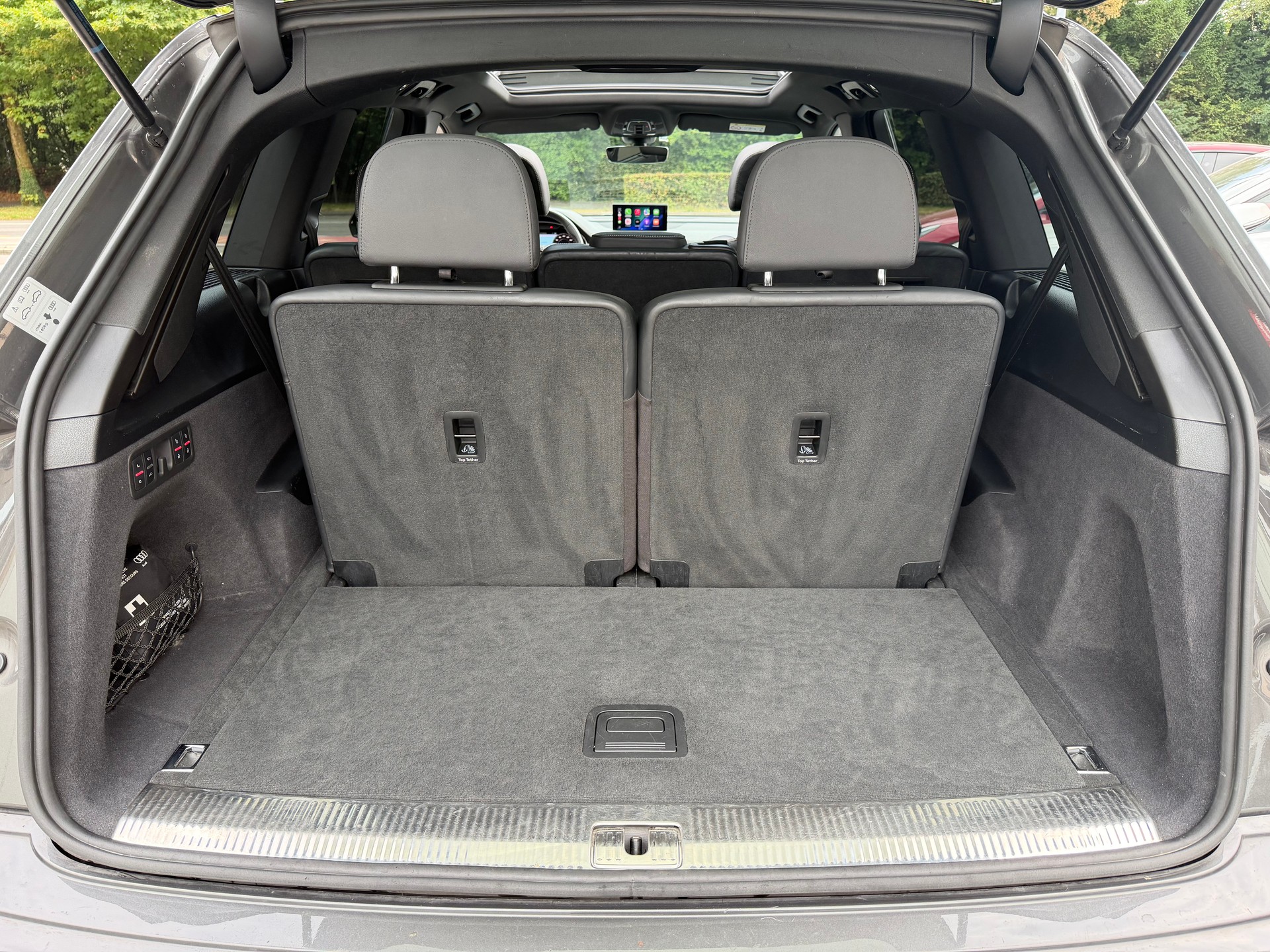 AUDI Q7 50 TDI quattro tiptronic S-Line 7 Places-image-9