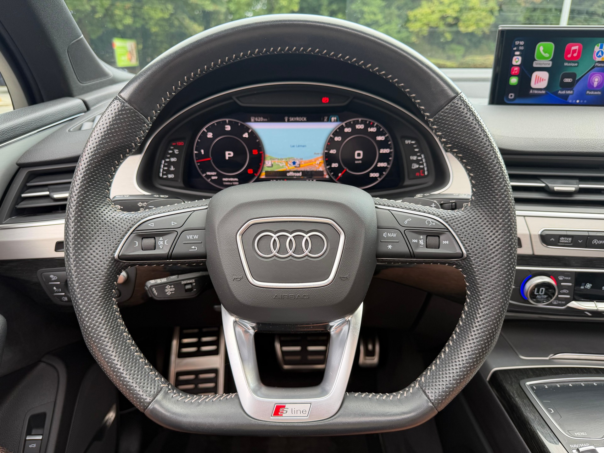 AUDI Q7 50 TDI quattro tiptronic S-Line 7 Places-image-21