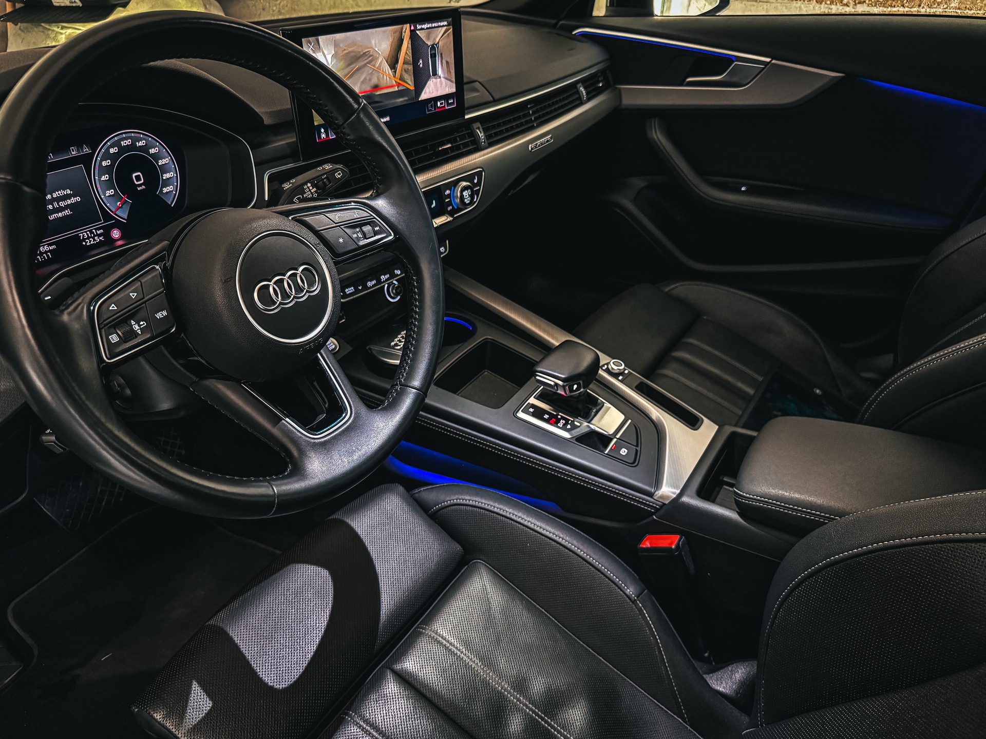 AUDI 2.0 40 TDI Attraction quattro S-Tronic-image-12