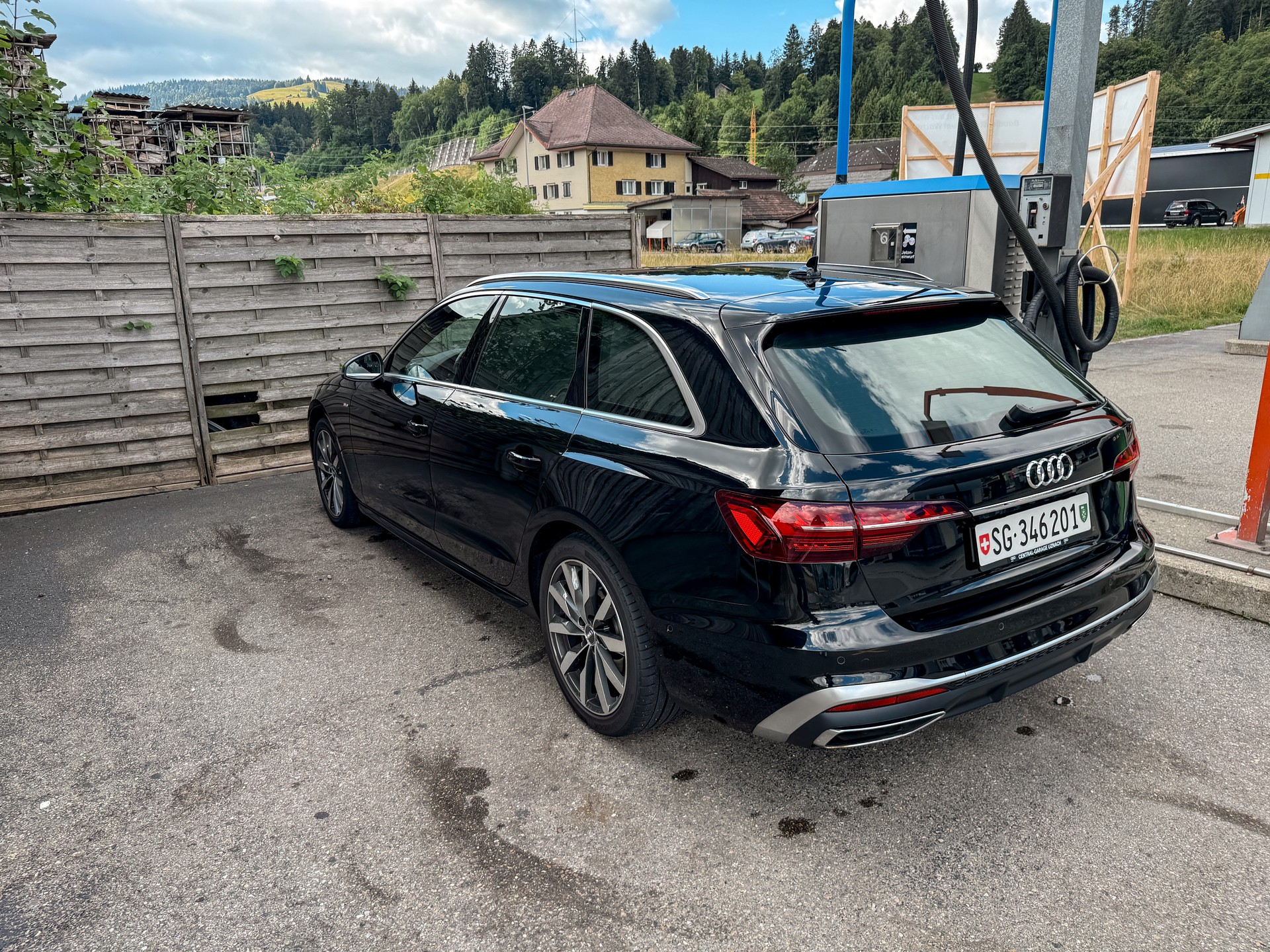 AUDI 2.0 40 TDI Attraction quattro S-Tronic-image-3