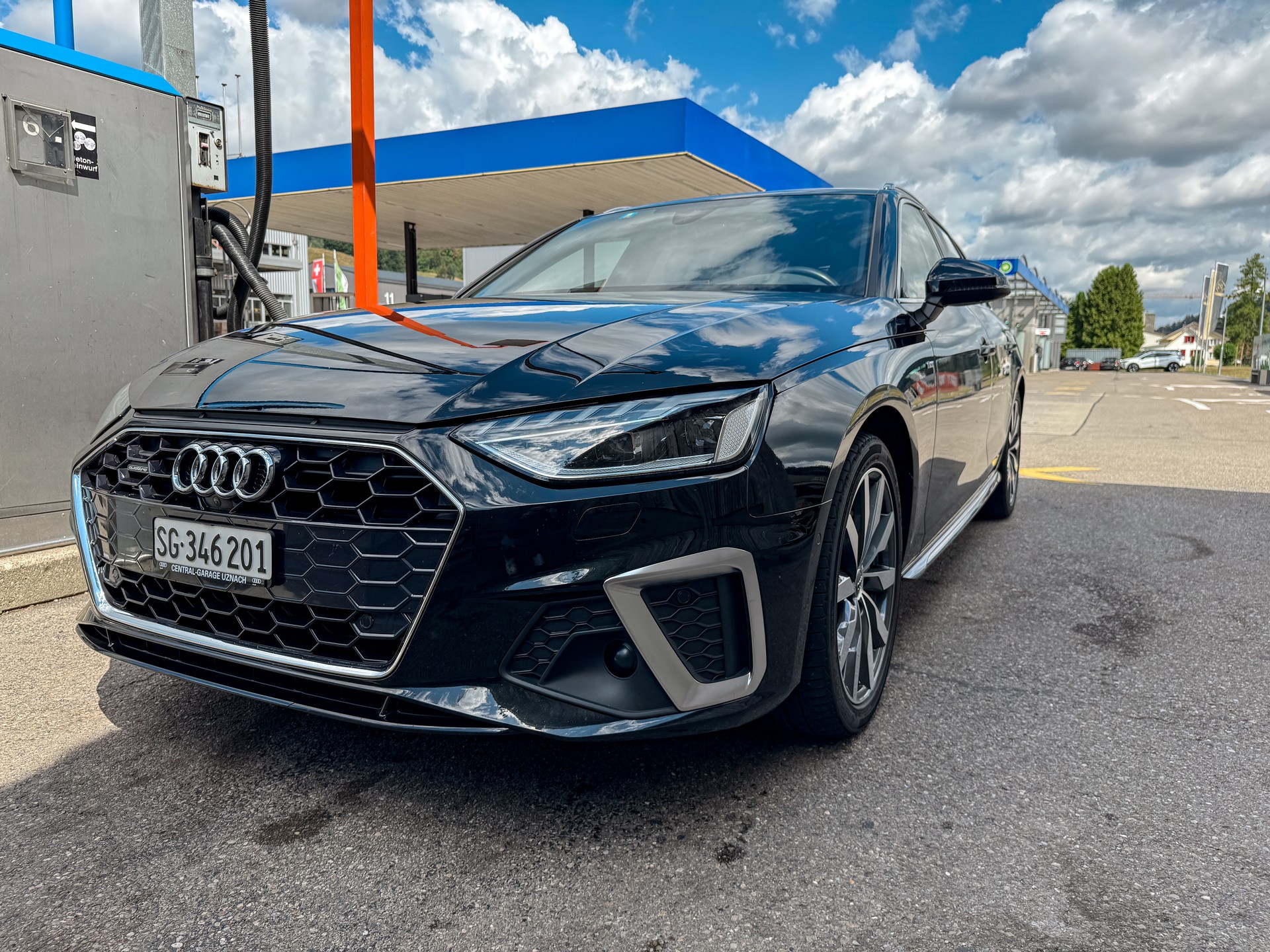 AUDI 2.0 40 TDI Attraction quattro S-Tronic-image-0
