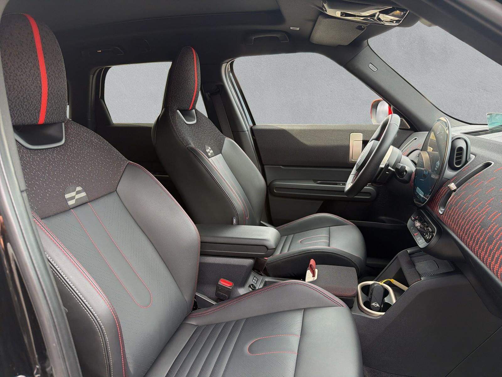 MINI Countryman John Cooper Works ALL4 U25 2.0i (CH) AHK-image-12