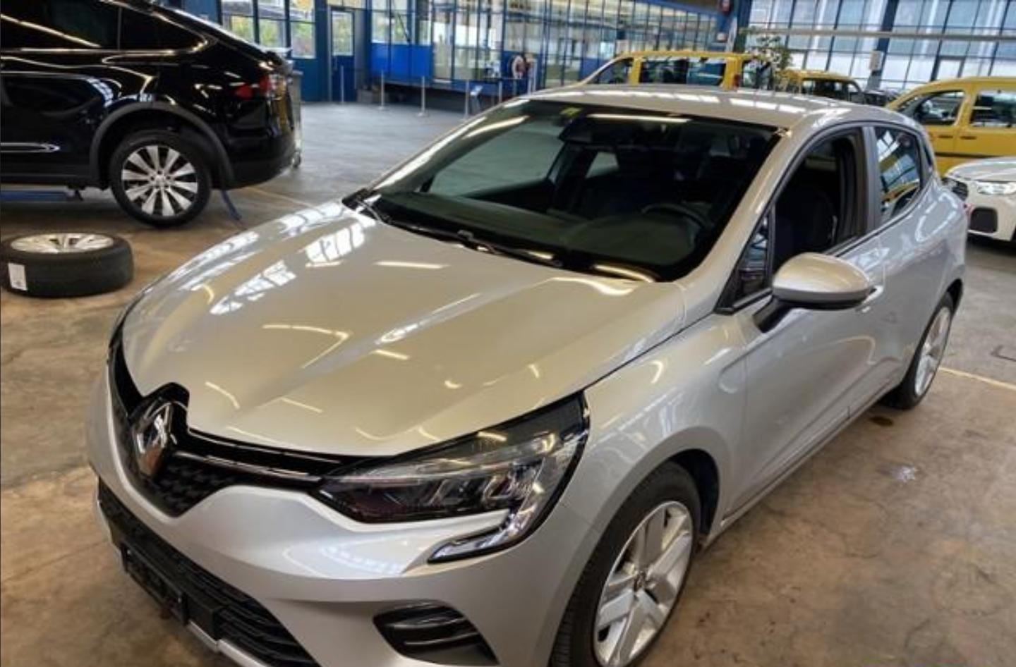 RENAULT Clio 1.0 Zen CVT-image-8