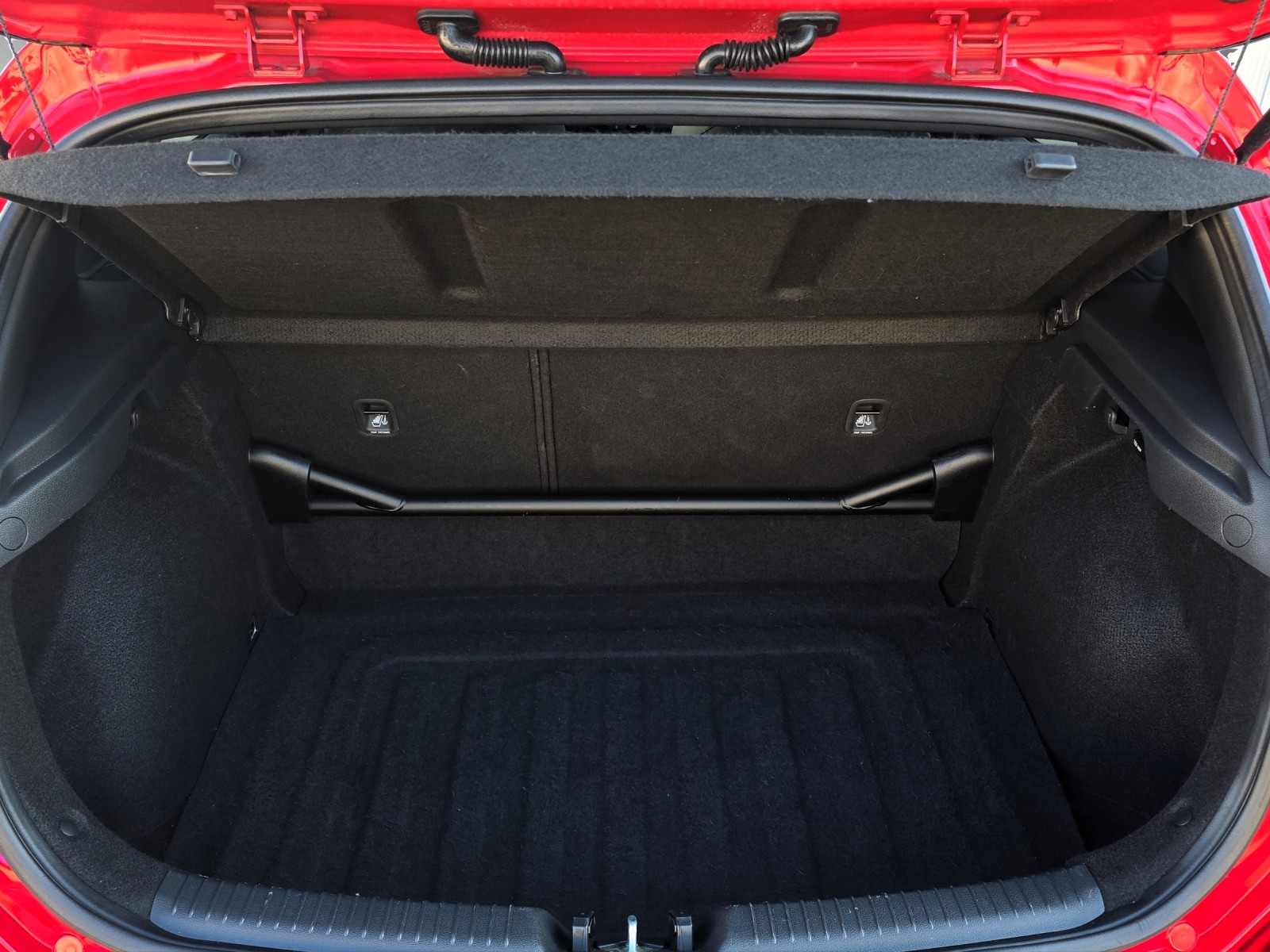 HYUNDAI i30 N 2.0 T-GDi 275 PS-image-17