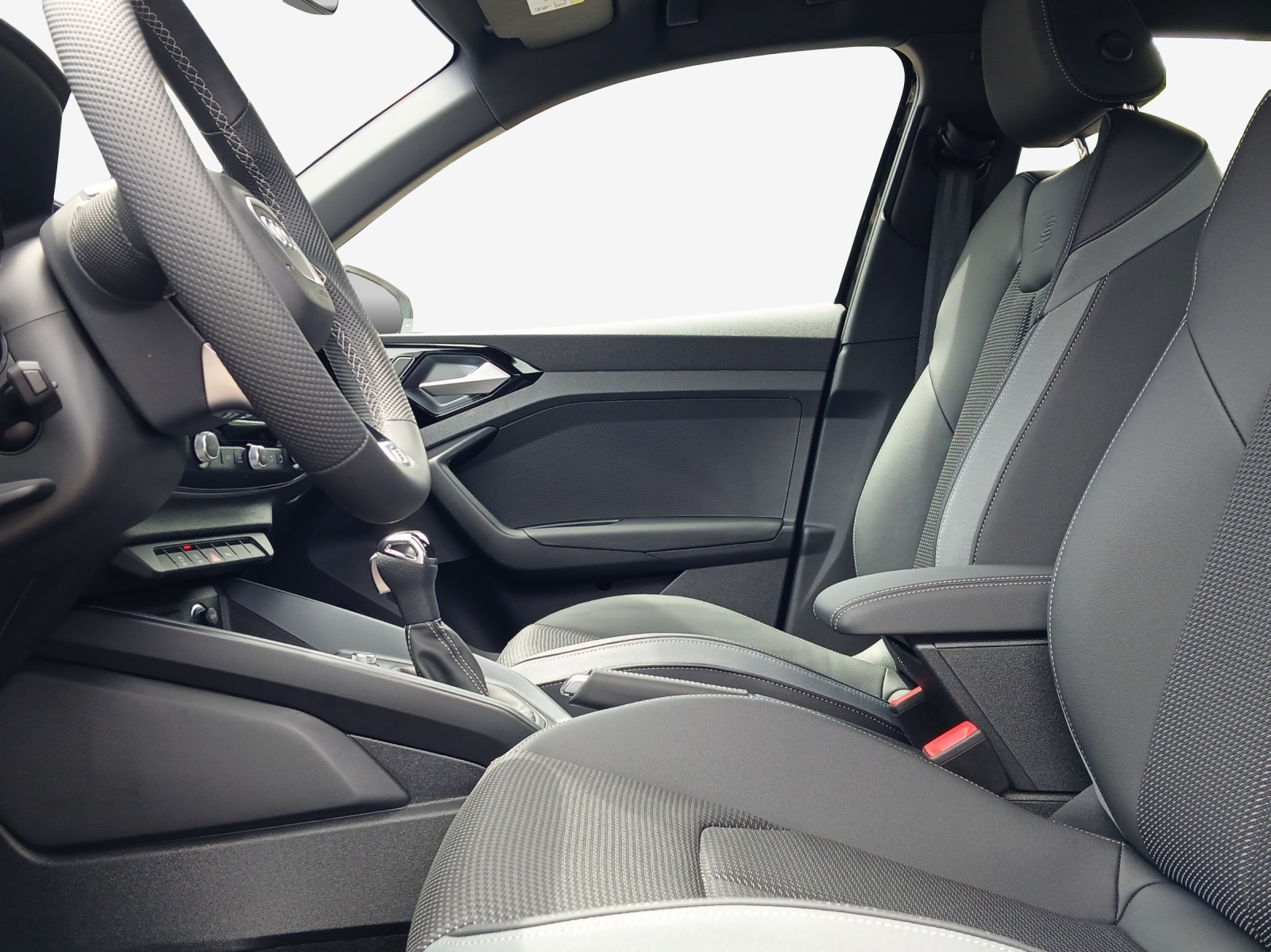 AUDI A1 Sportback 30 TFSI Attraction S-tronic-image-7