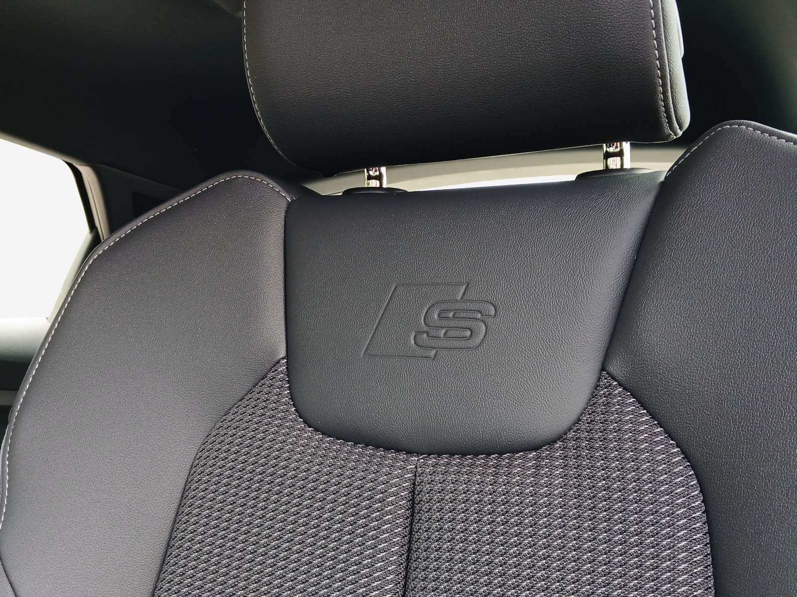 AUDI A1 Sportback 30 TFSI Attraction S-tronic-image-14