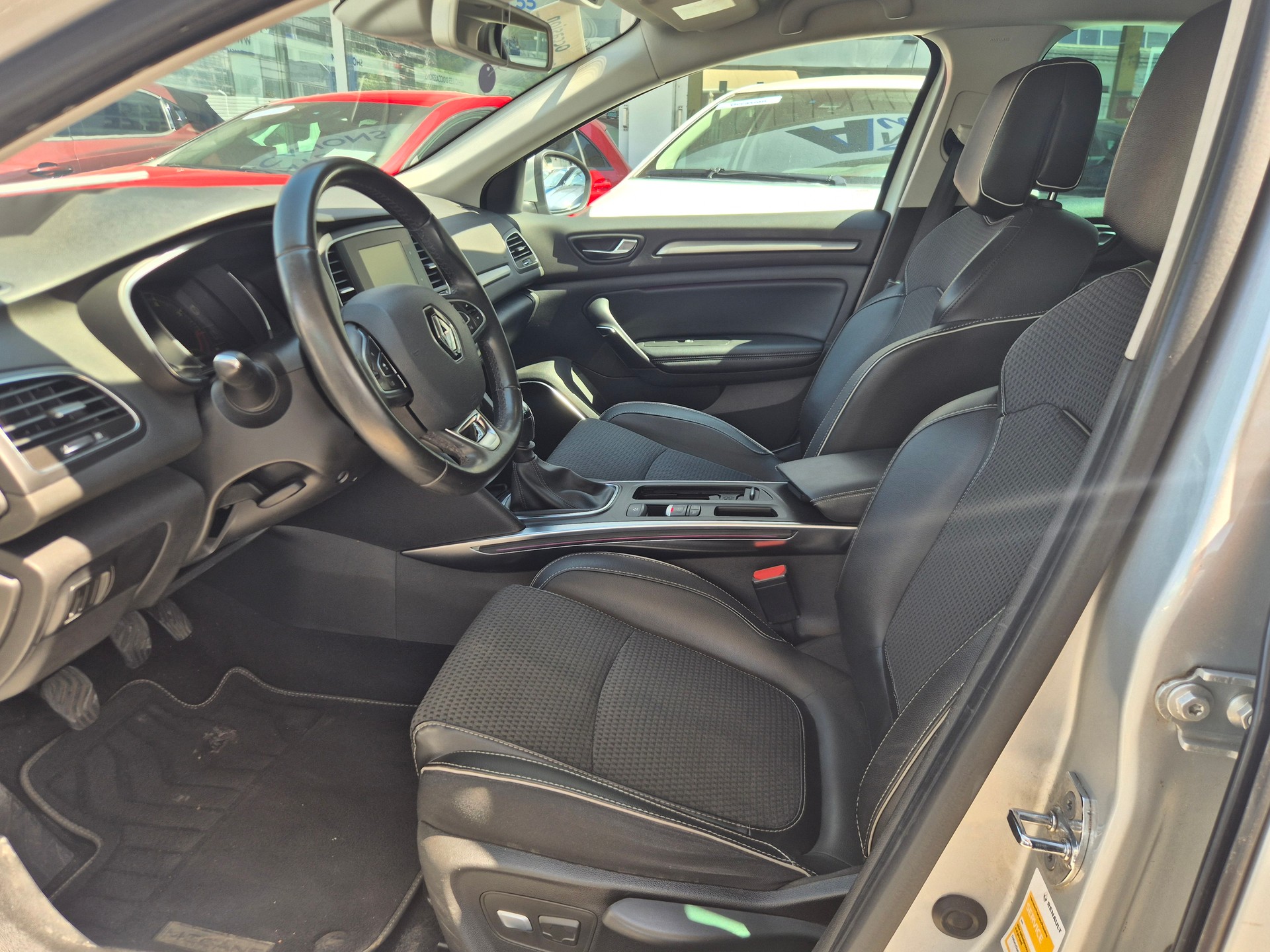 RENAULT Mégane 1.2 16V Turbo Zen-image-6