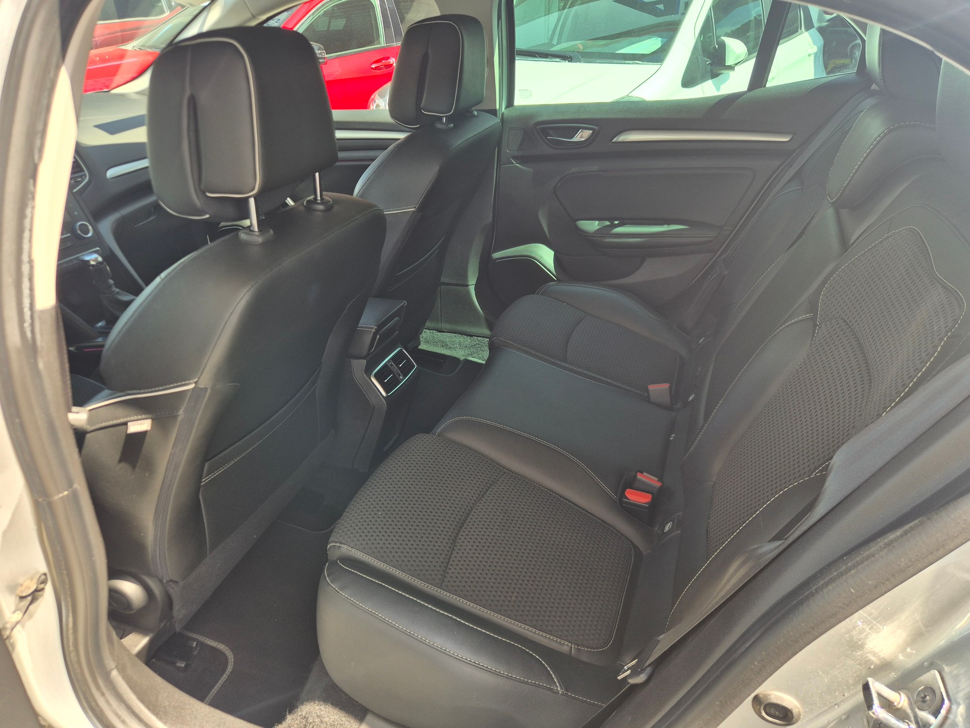 RENAULT Mégane 1.2 16V Turbo Zen-image-13