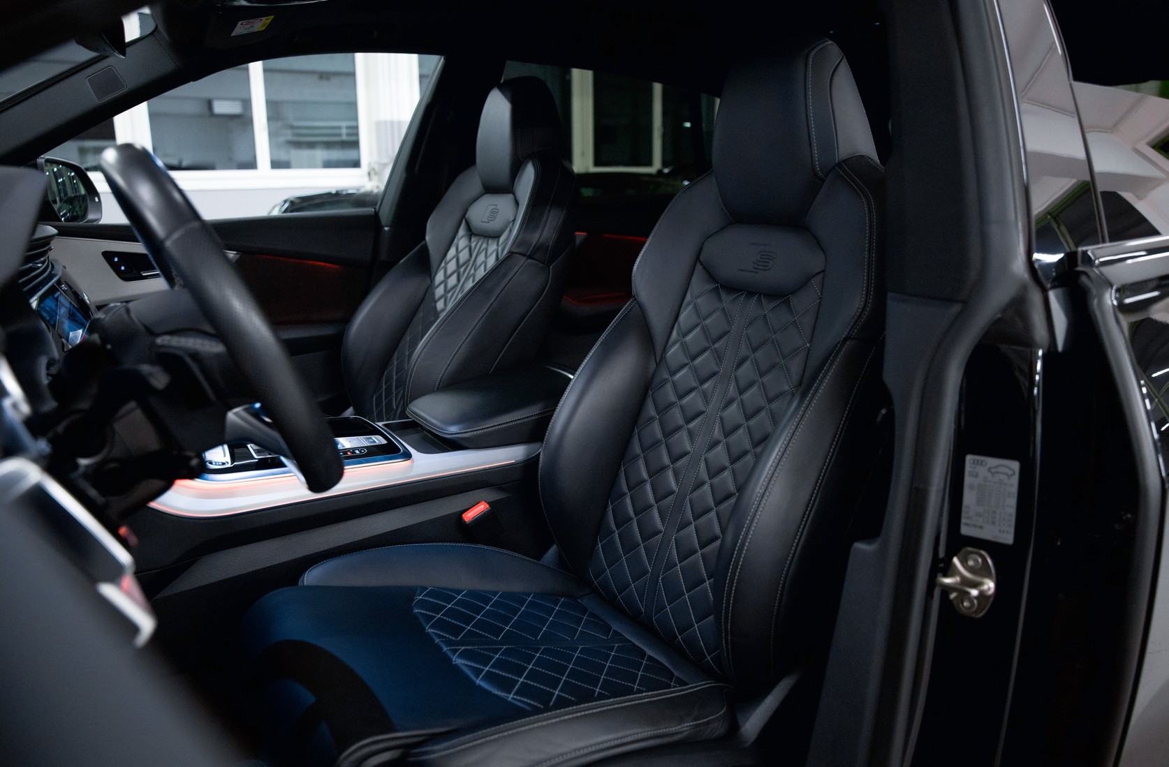 AUDI Q8 50 TDI quattro tiptronic S-line-image-19