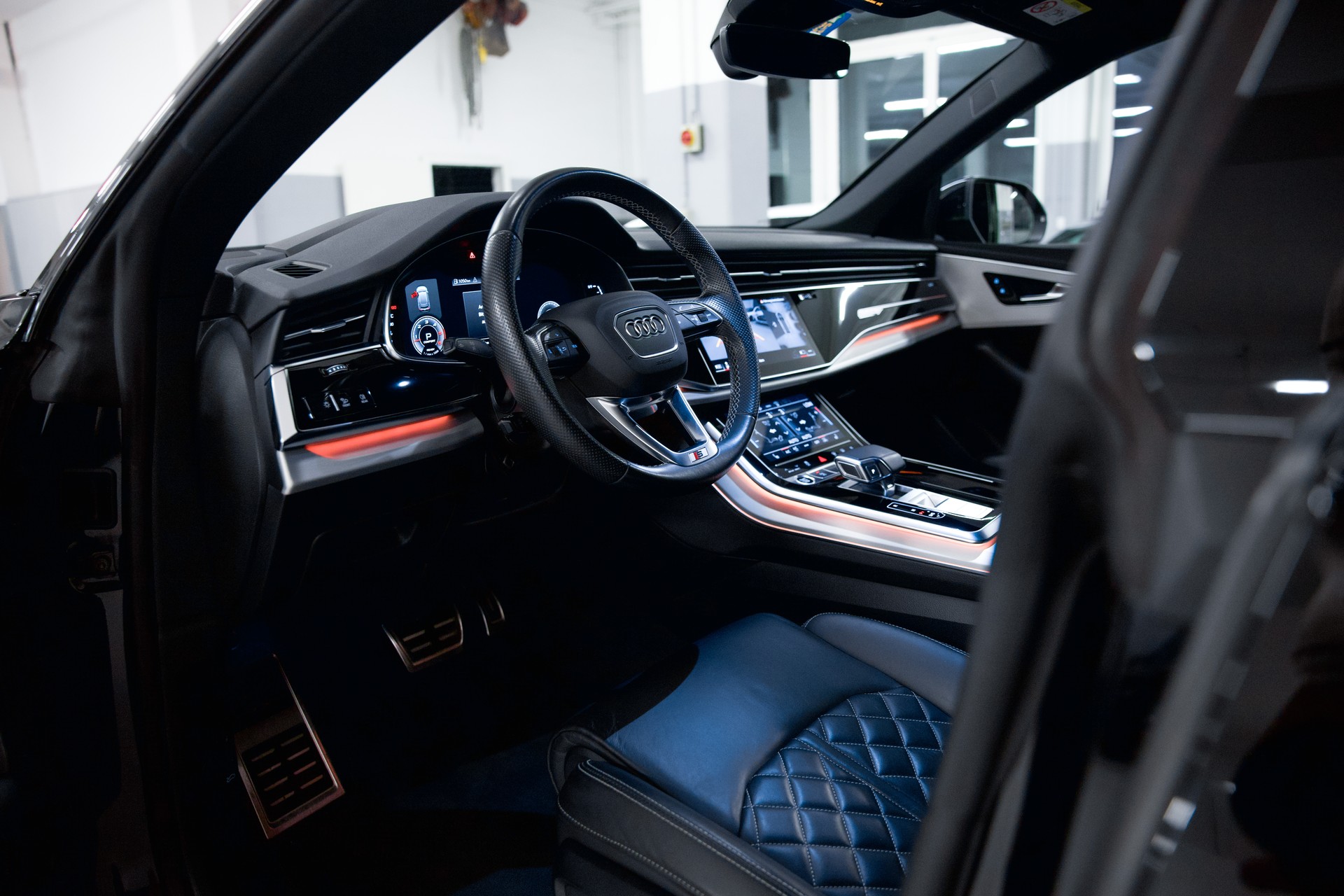 AUDI Q8 50 TDI quattro tiptronic S-line-image-17