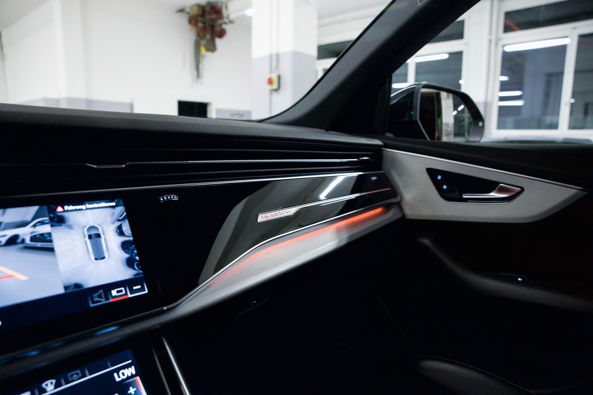 AUDI Q8 50 TDI quattro tiptronic S-line-image-32