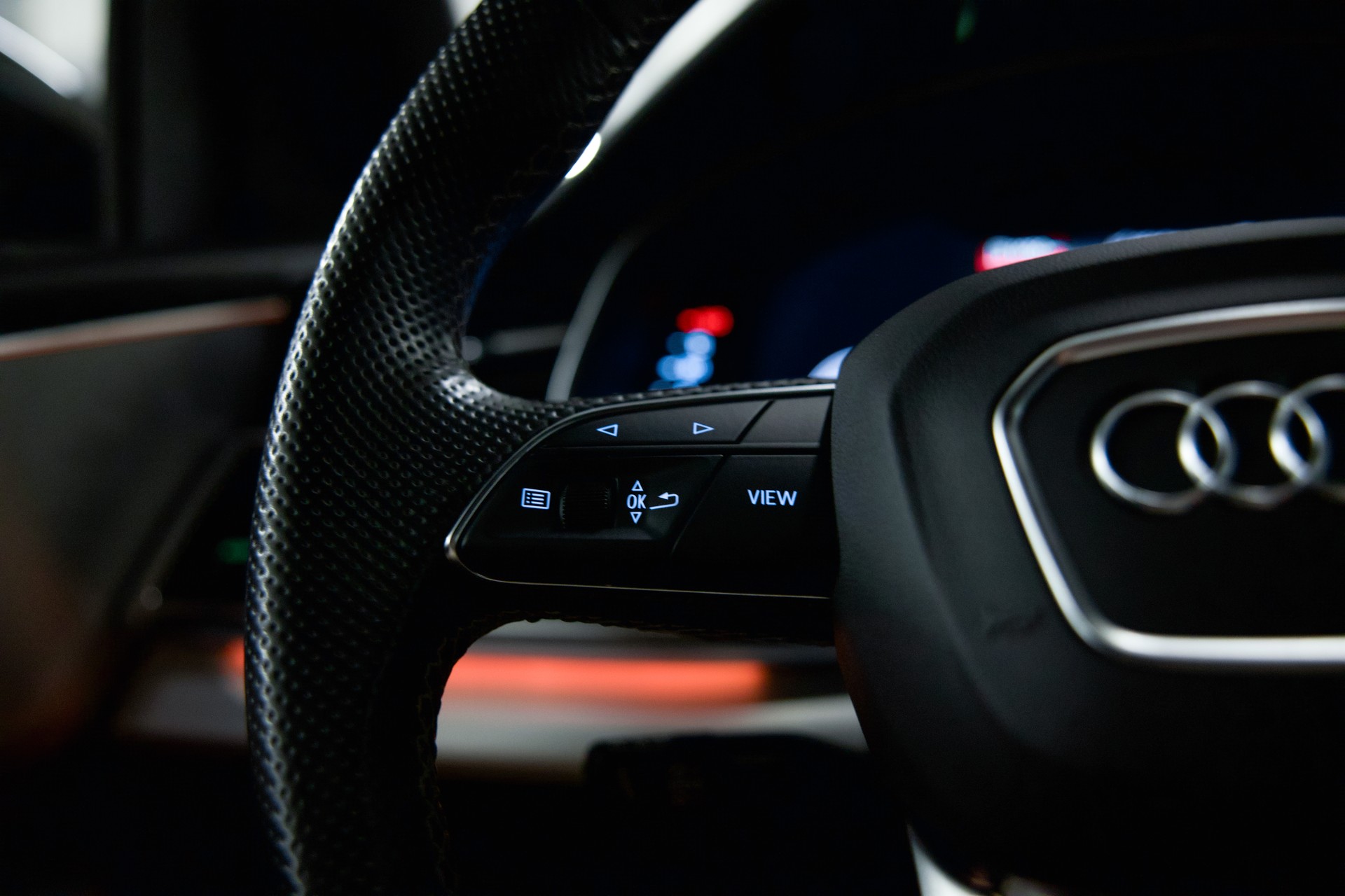 AUDI Q8 50 TDI quattro tiptronic S-line-image-28