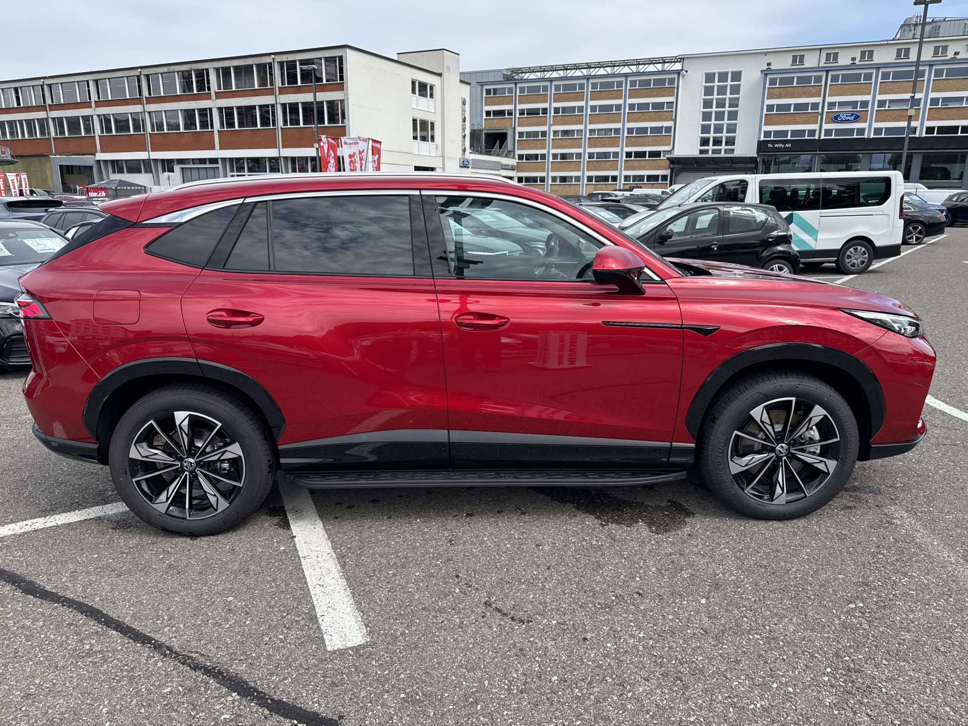 MG HS 1.5 T PHEV Comfort 272PS Automat-image-10