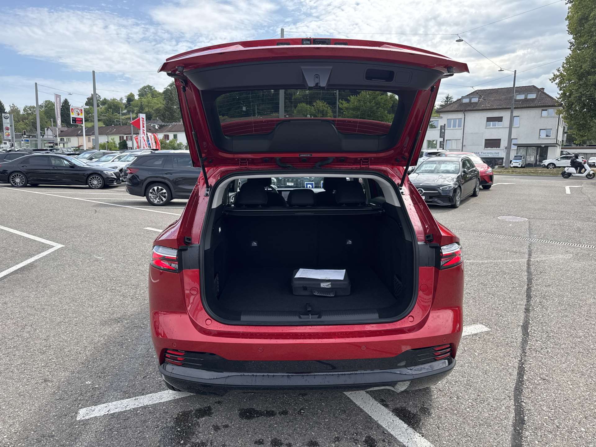 MG HS 1.5 T PHEV Comfort 272PS Automat-image-7