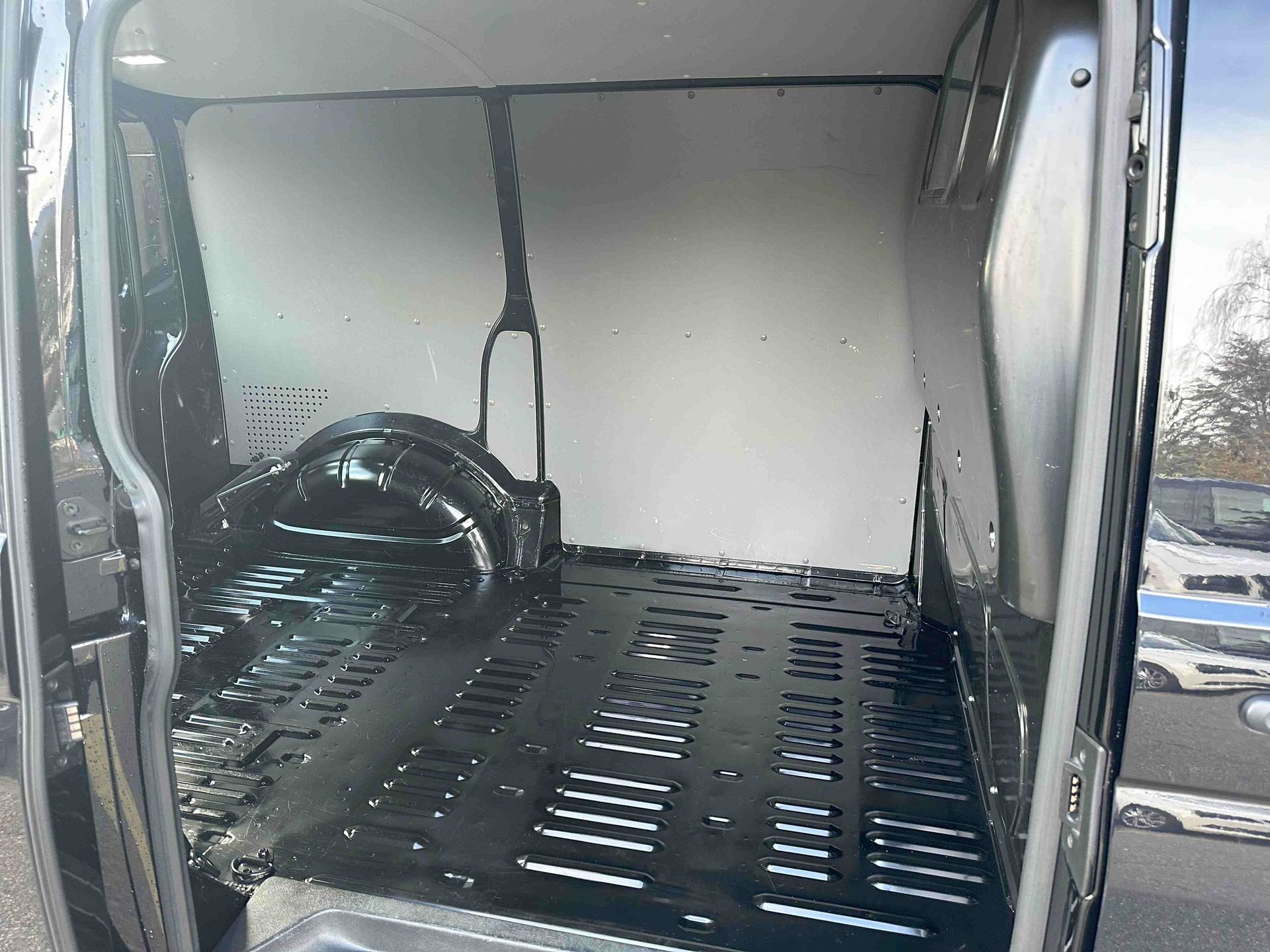 VW T6.1 2.0 TDI 4Motion-image-7