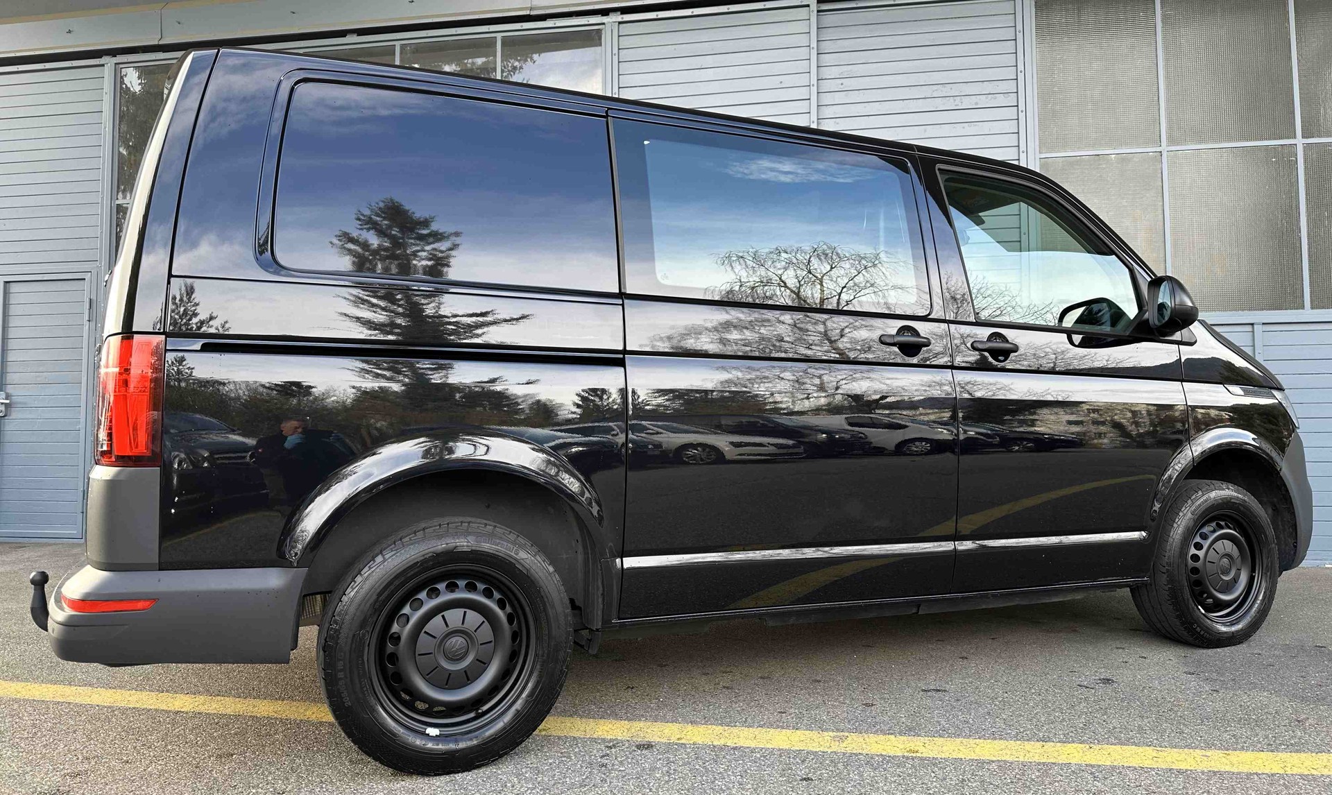 VW T6.1 2.0 TDI 4Motion-image-2