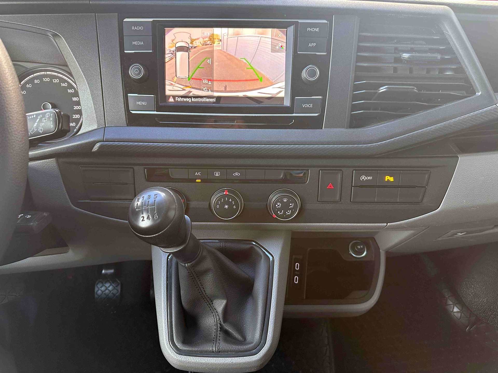 VW T6.1 2.0 TDI 4Motion-image-5