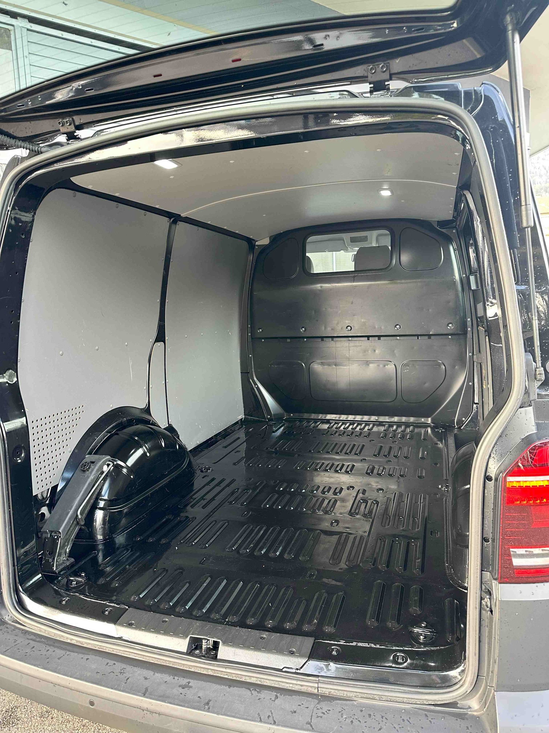 VW T6.1 2.0 TDI 4Motion-image-8