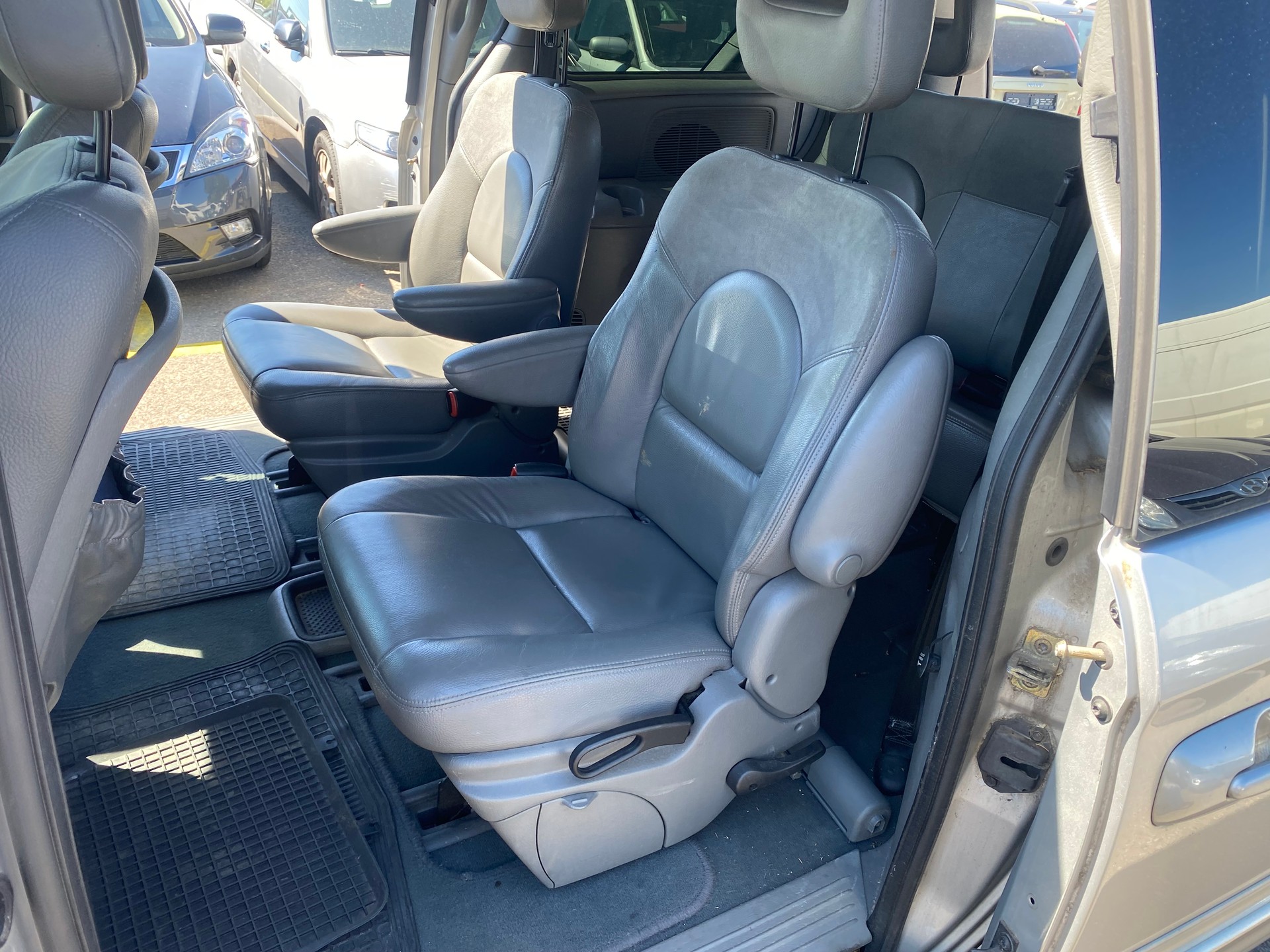 CHRYSLER Grand Voyager 3.3 LTD AWD-image-9