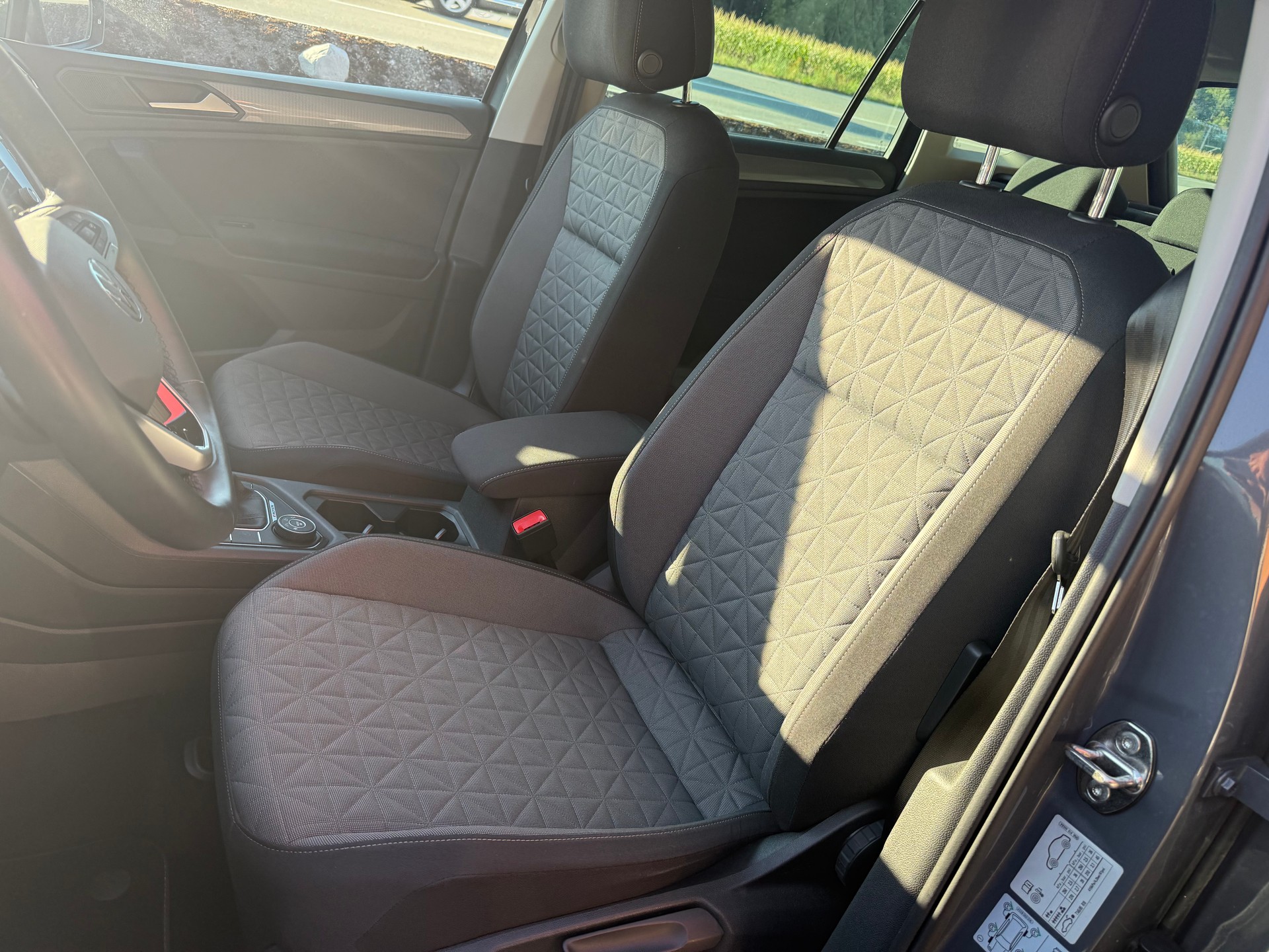 VW Tiguan 2.0 TDI SCR Life 4Motion DSG 4x4-image-4