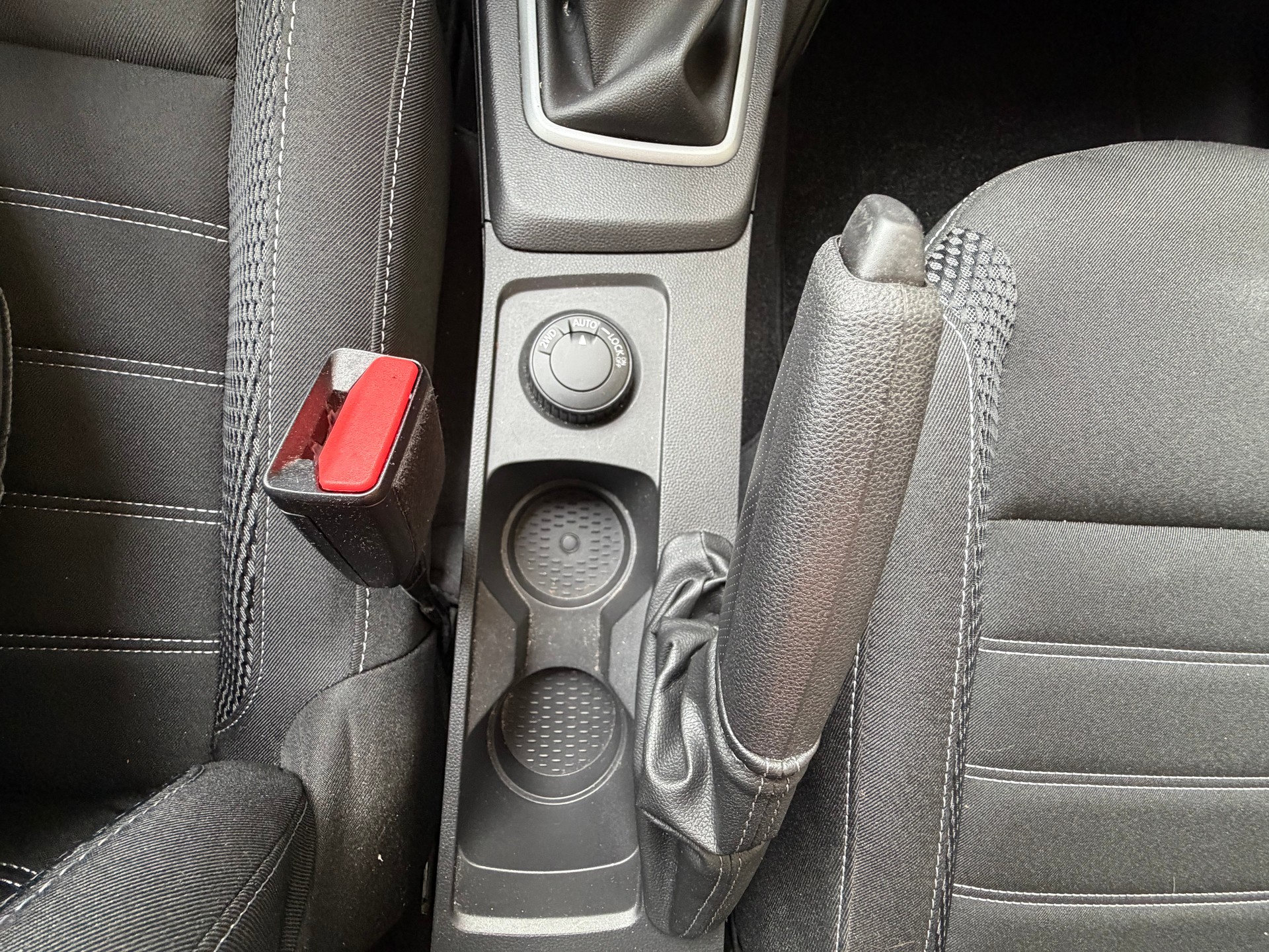 DACIA Duster TCe 150 Journey+ 4x4-image-14