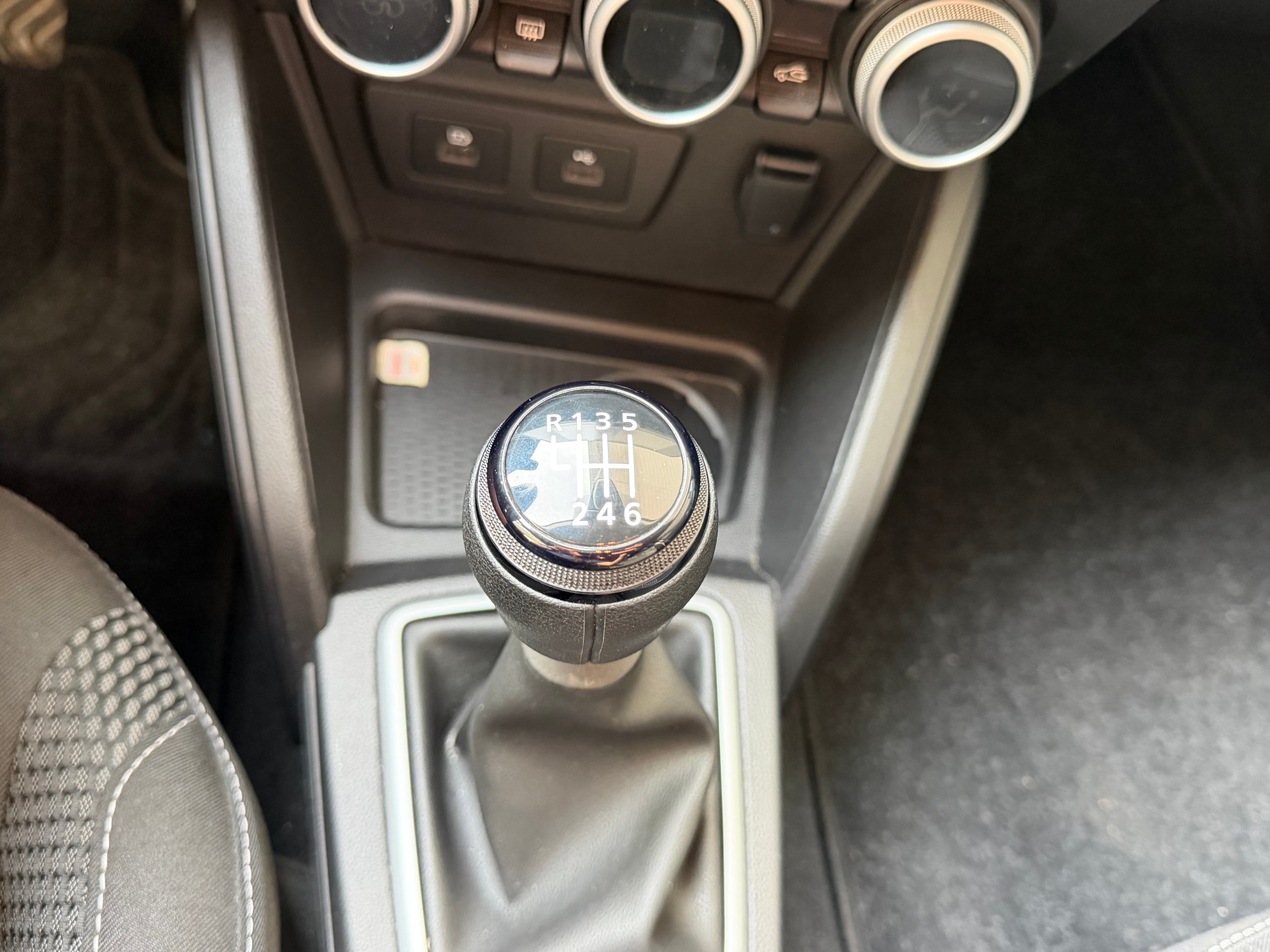 DACIA Duster TCe 150 Journey+ 4x4-image-15