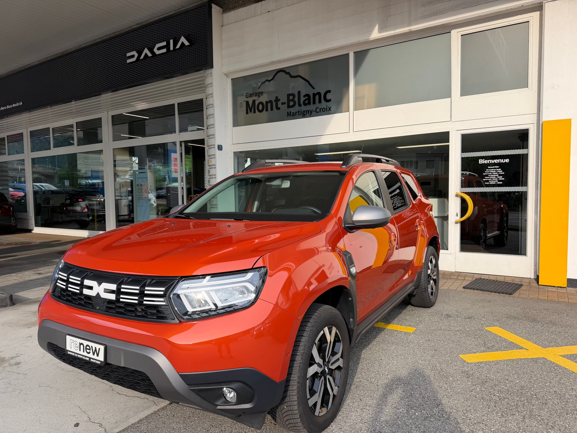 DACIA Duster TCe 150 Journey+ 4x4-image-0