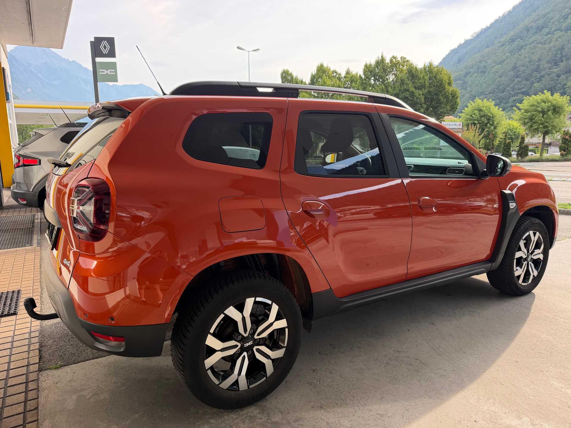 DACIA Duster TCe 150 Journey+ 4x4-image-2