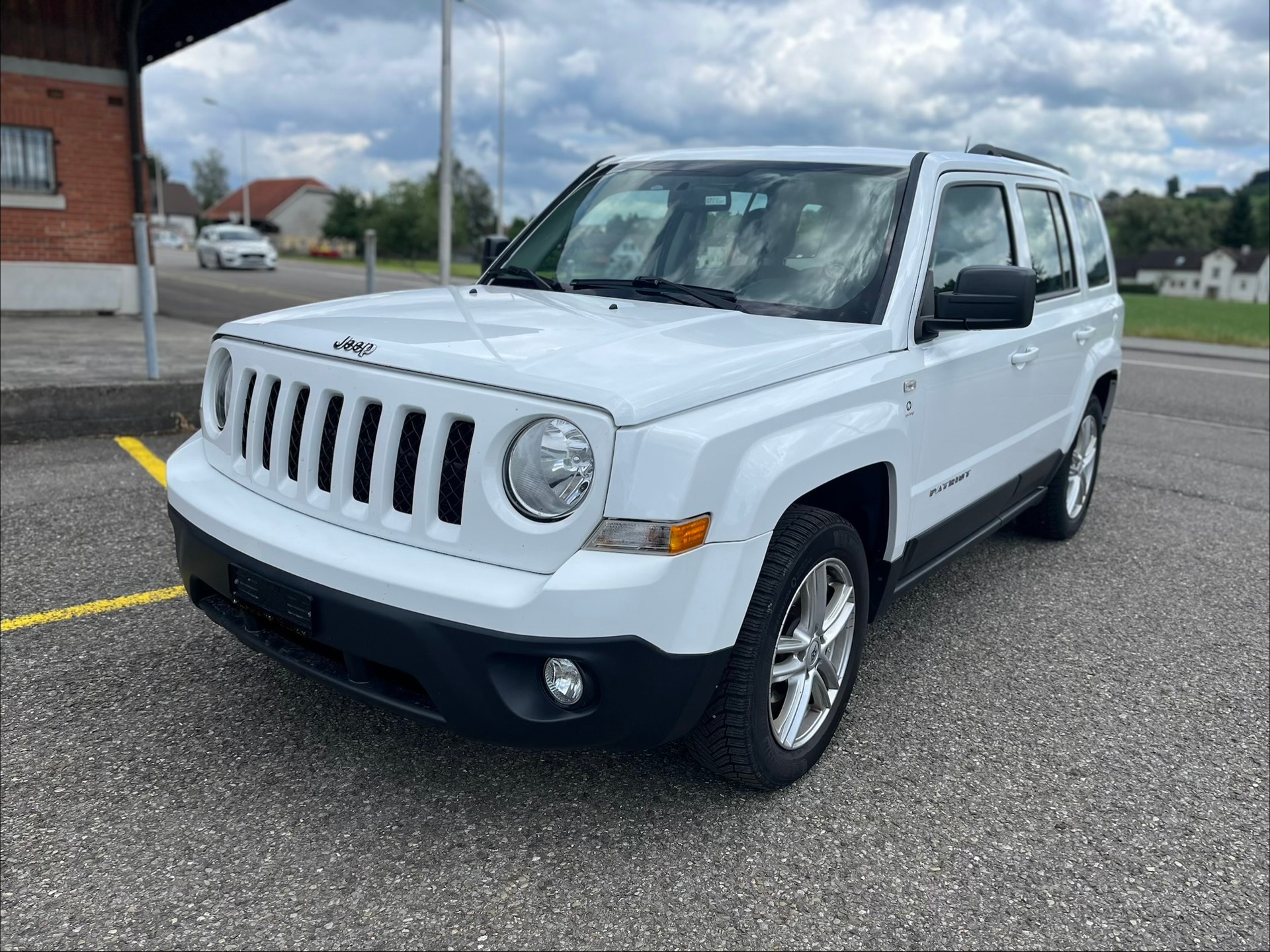 JEEP Benzin frisch MFK und frisch Servic Handschaltung-image-0