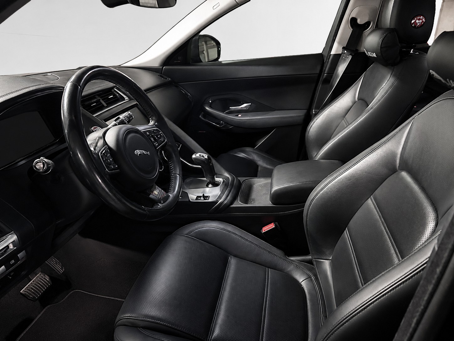 JAGUAR E-Pace 2.0d D240 S AWD Automatik-image-13