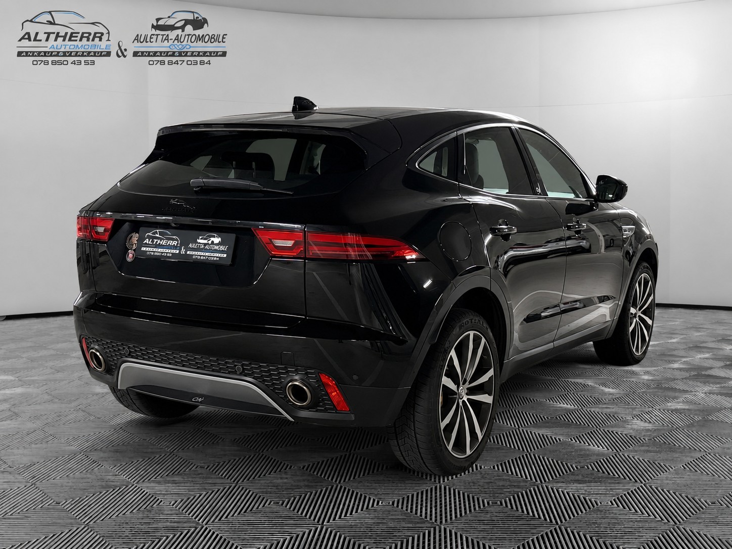 JAGUAR E-Pace 2.0d D240 S AWD Automatik-image-5