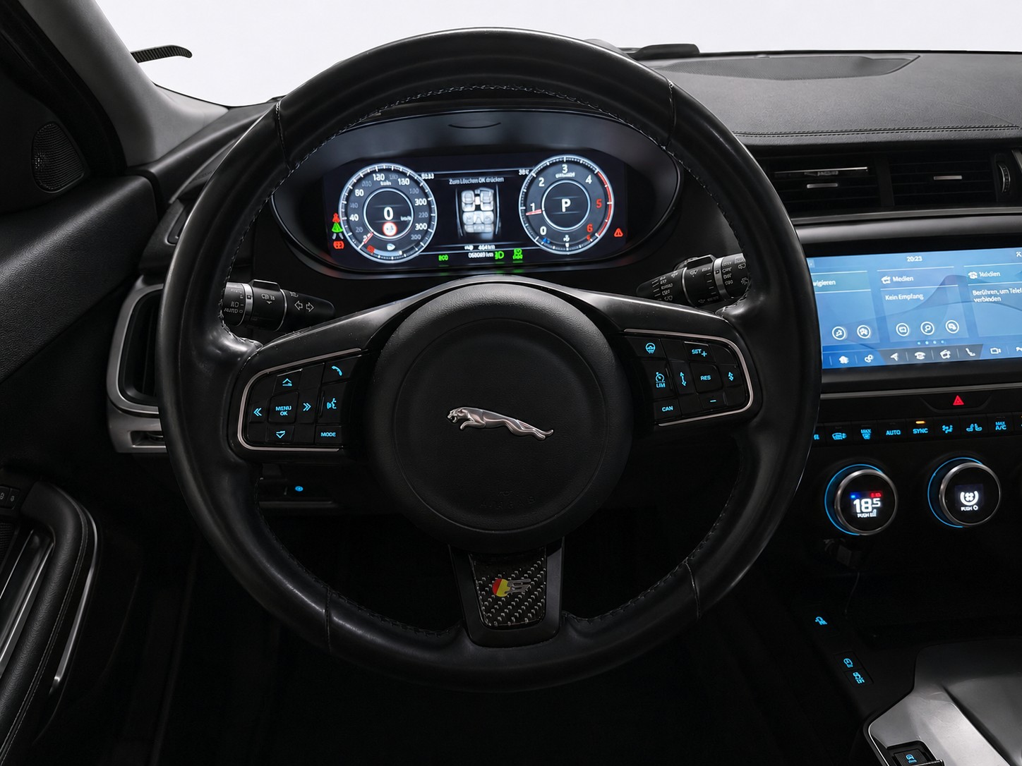 JAGUAR E-Pace 2.0d D240 S AWD Automatik-image-9