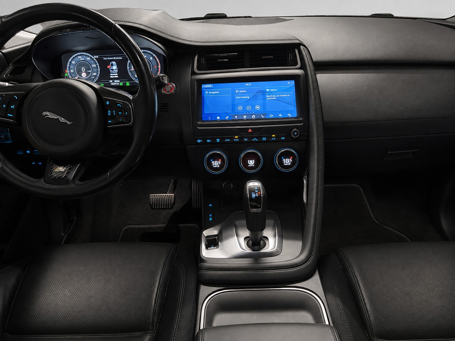 JAGUAR E-Pace 2.0d D240 S AWD Automatik-image-10