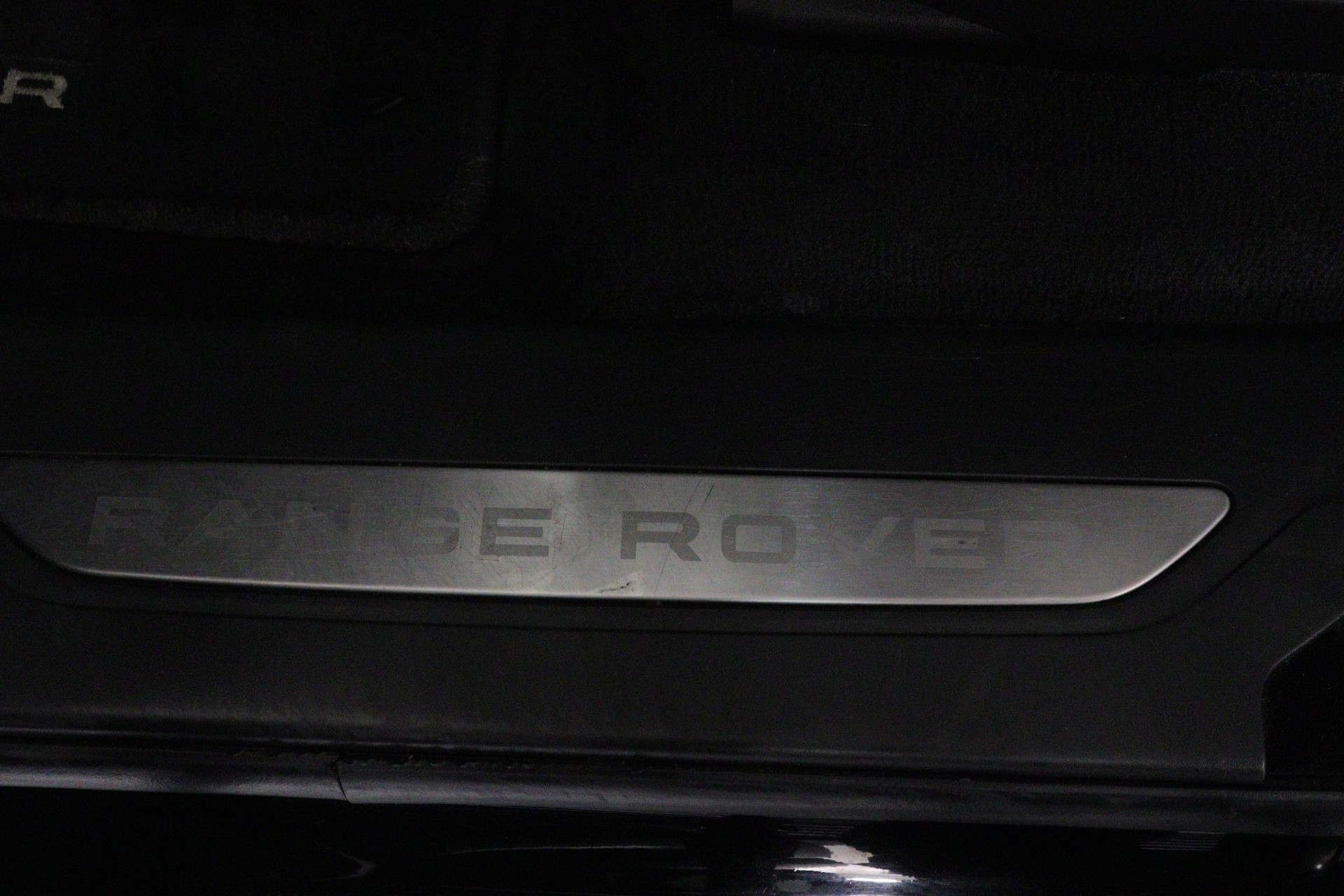 LAND ROVER Range Rover Velar 2.0 T S-image-9
