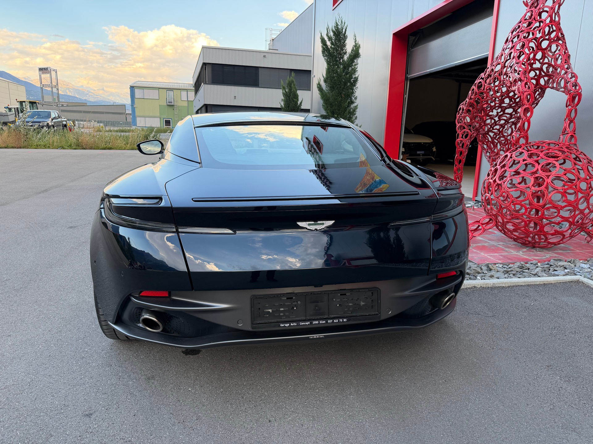 ASTON MARTIN DB11 V8 Touchtronic 3-image-2