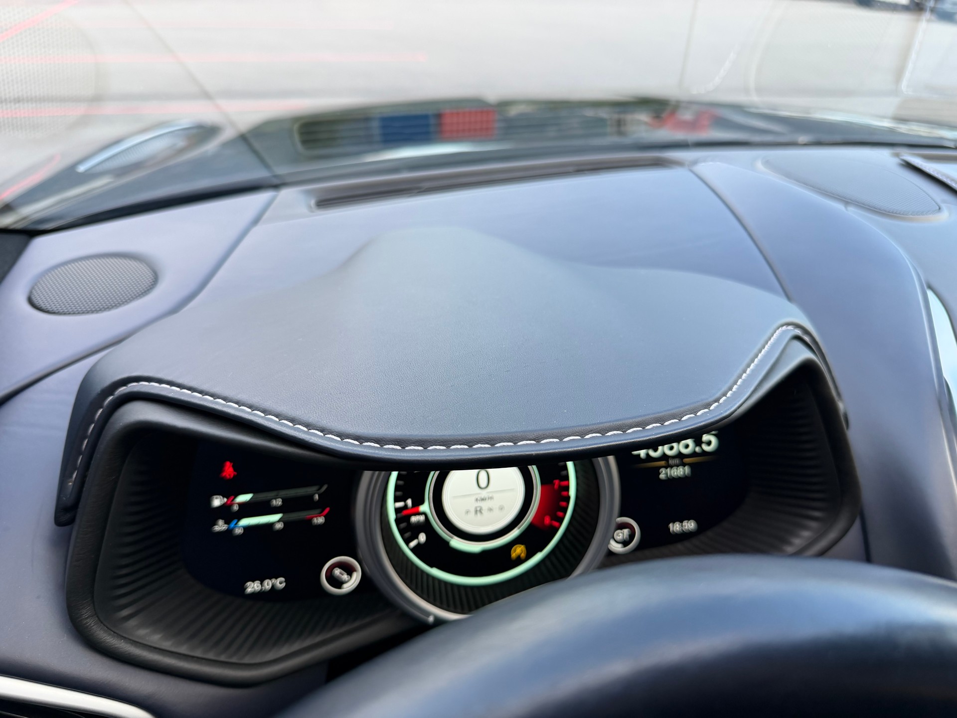 ASTON MARTIN DB11 V8 Touchtronic 3-image-15
